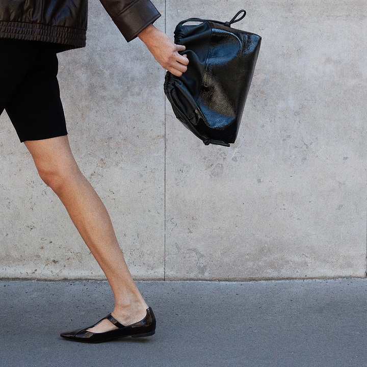 Pierre Hardy POCHETTE TWIN MAXI, cuir de chevreau verni noir et cuir d'agneau noir, vue 4