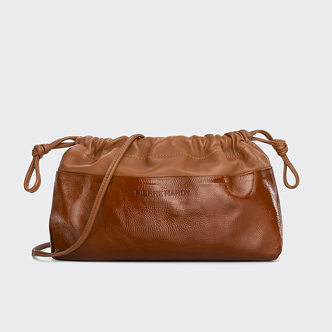 Pierre Hardy POCHETTE TWIN, cuir de chevreau verni et cuir d'agneau havane