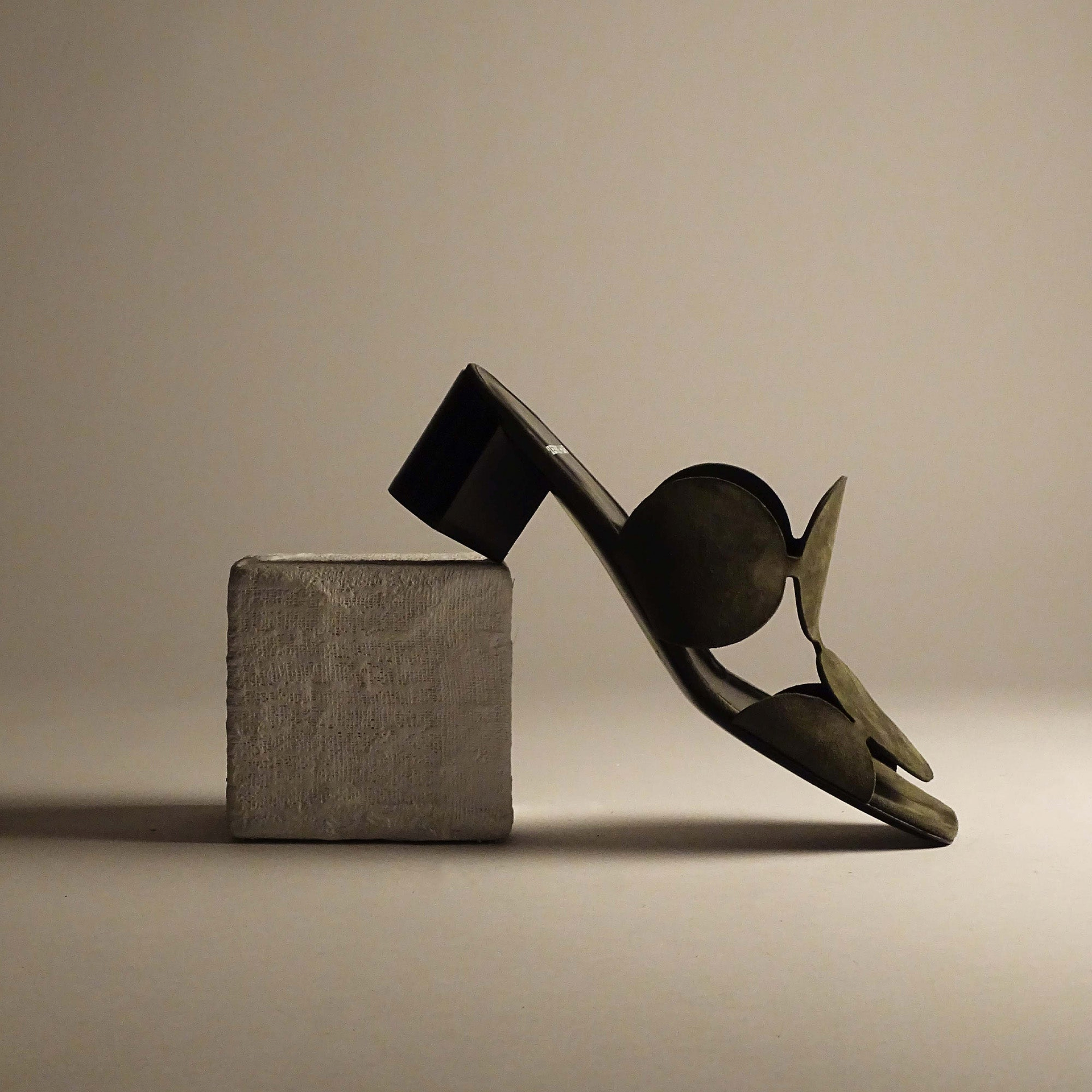 Pierre Hardy MULE À TALON BULLES, cuir de chevreau velours kaki, vue 6