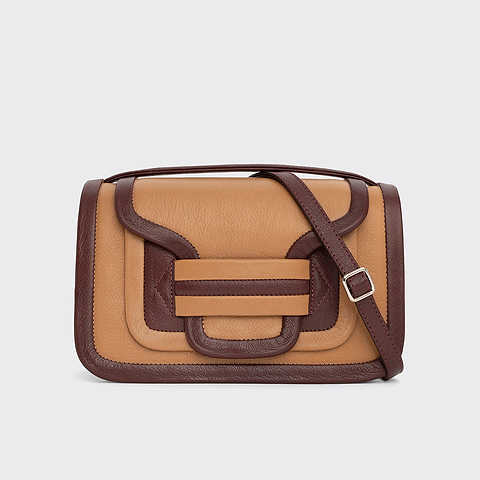 Pierre Hardy SAC À MAIN ALPHA MAXI, cuir de chèvre grainé camel et bordeaux