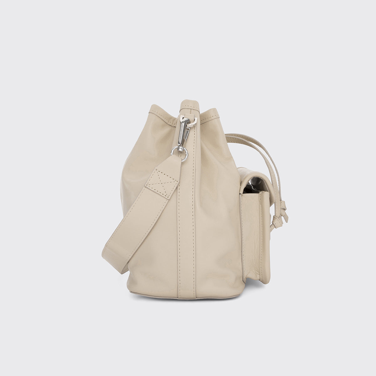 Pierre Hardy ALPHA DAY MAXI BUCKET BAG, off-white calfskin, view 5