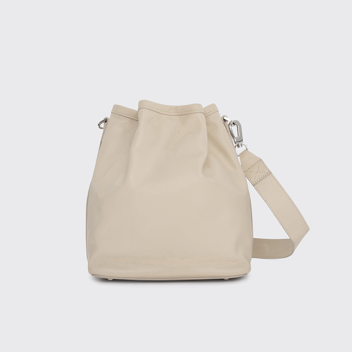 Pierre Hardy ALPHA DAY MAXI BUCKET BAG, off-white calfskin, view 6