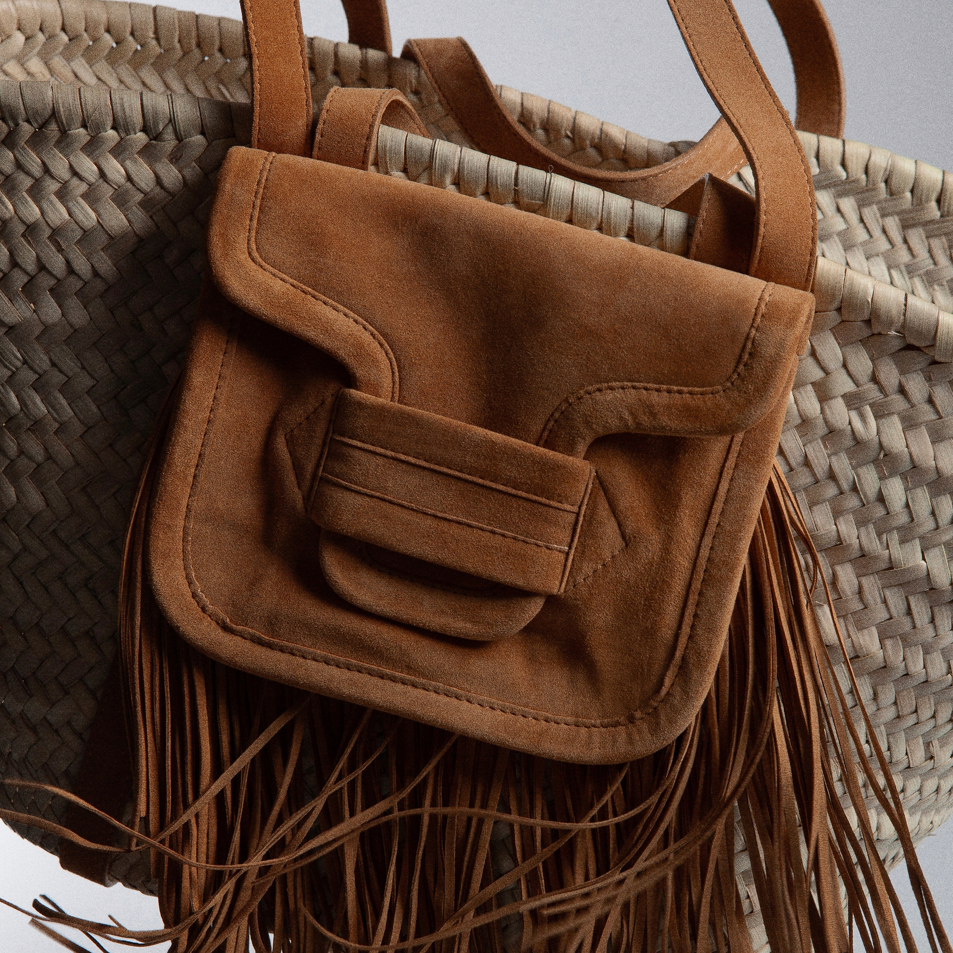 Pierre Hardy ALPHA BASKET RODEO, natural raffia and camel suede kidskin, view 2