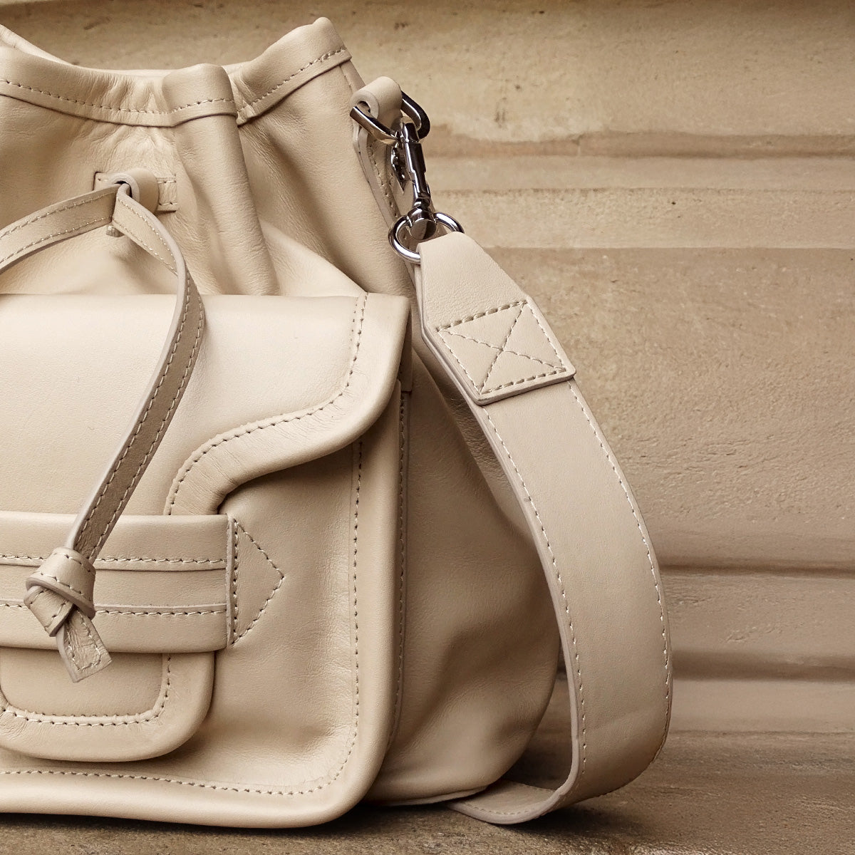 Pierre Hardy ALPHA DAY MAXI BUCKET BAG, off-white calfskin, view 4