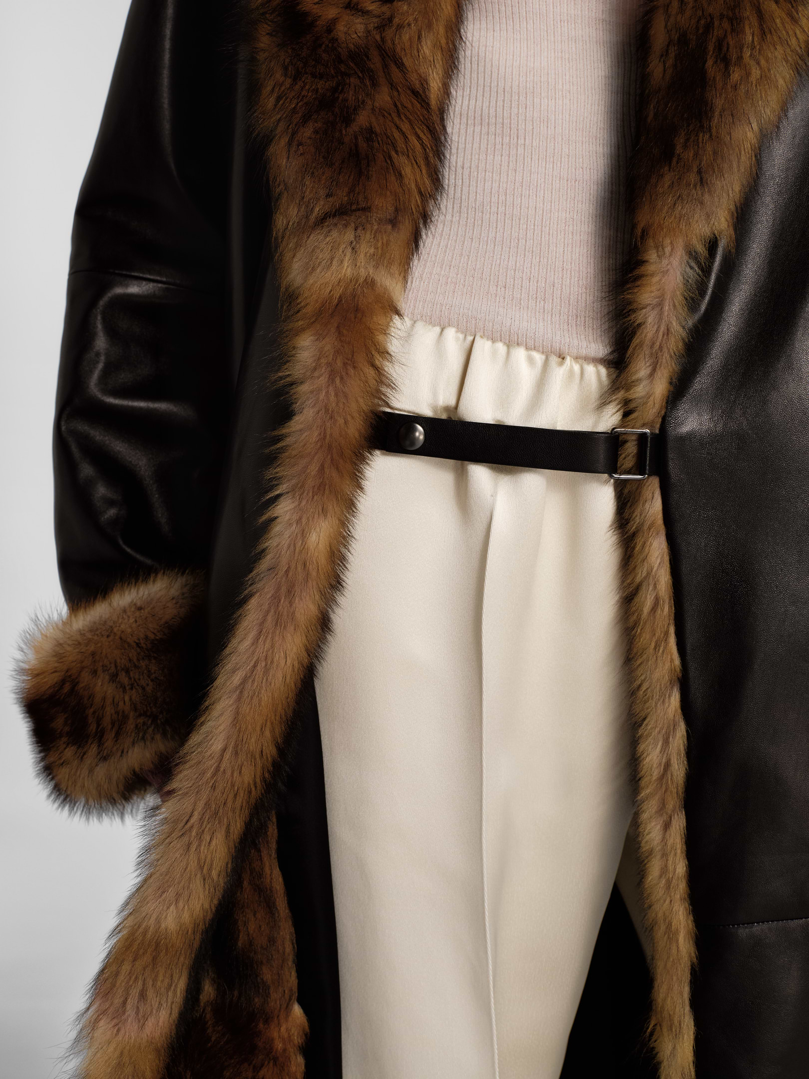 Fovea Coat in Leather