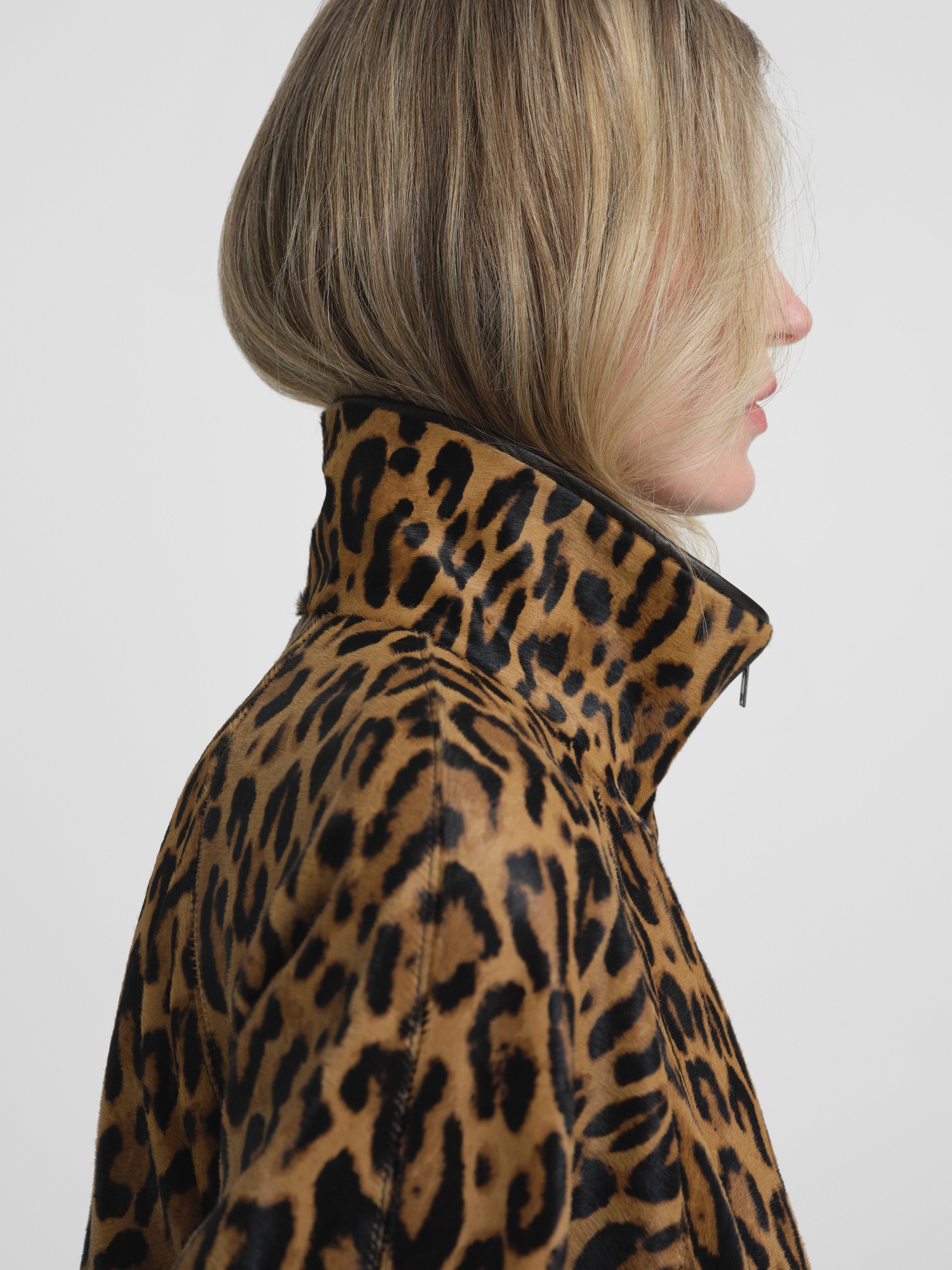 AFLALO Vanta Jacket in Ponyhair – Leopard - Side Head Shot