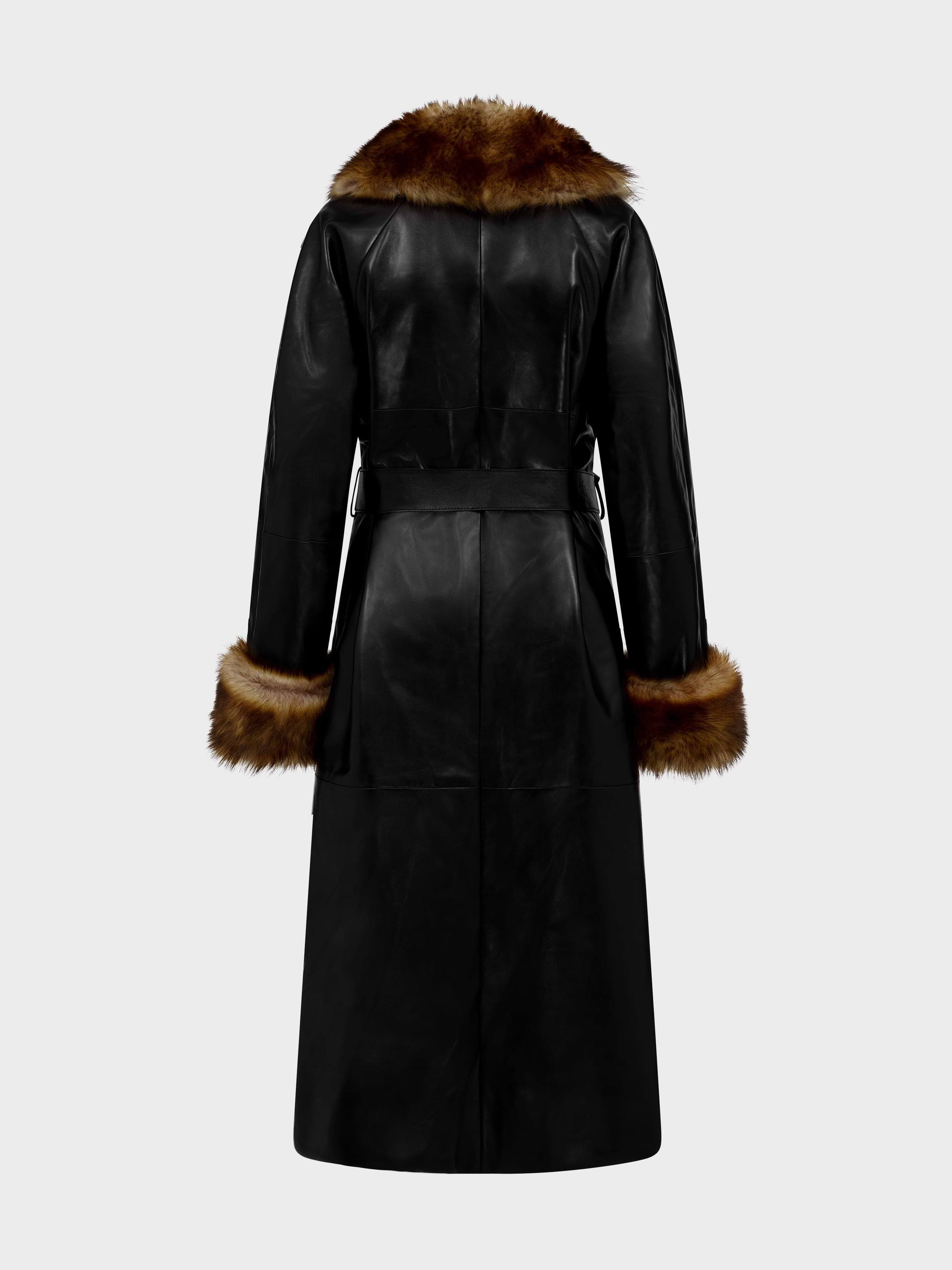 Fovea Coat in Leather