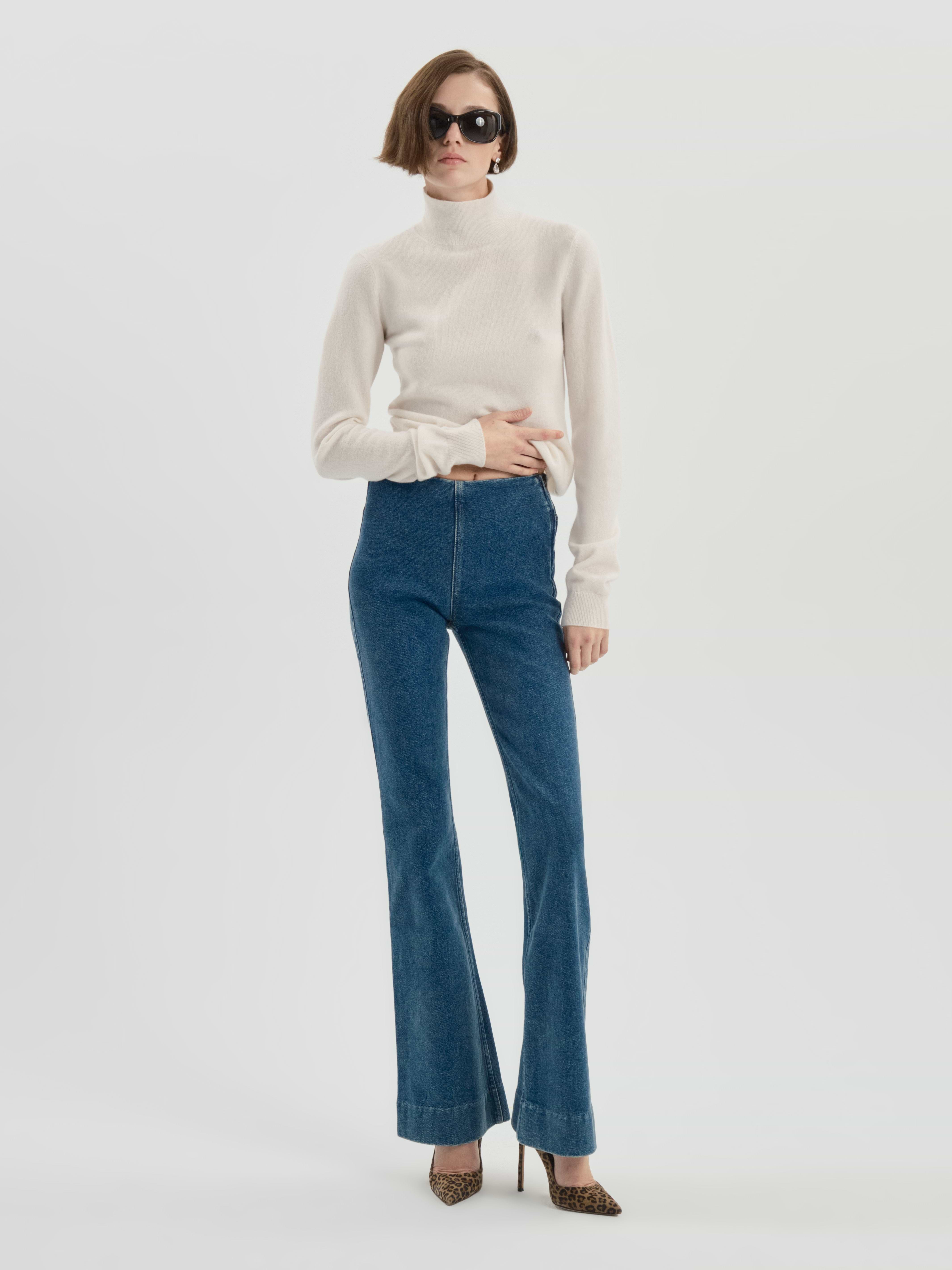 AFLALO Wilde Jean in Stretch Denim – Storm Ink Stretch Denim - Model Front 2