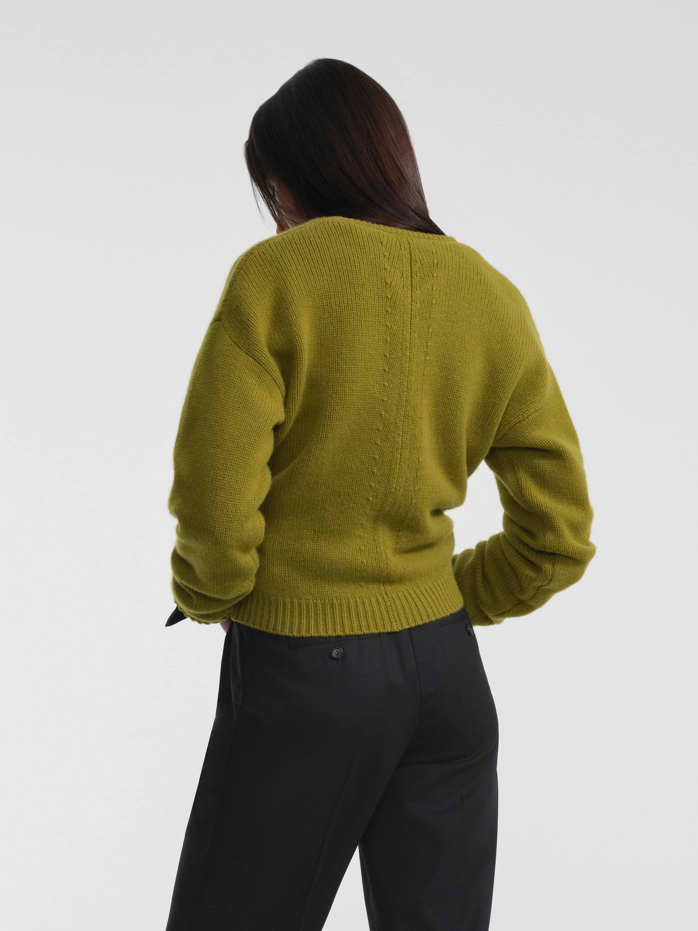 AFLALO Oraya Sweater in Cashmere – Verdune - Model Back