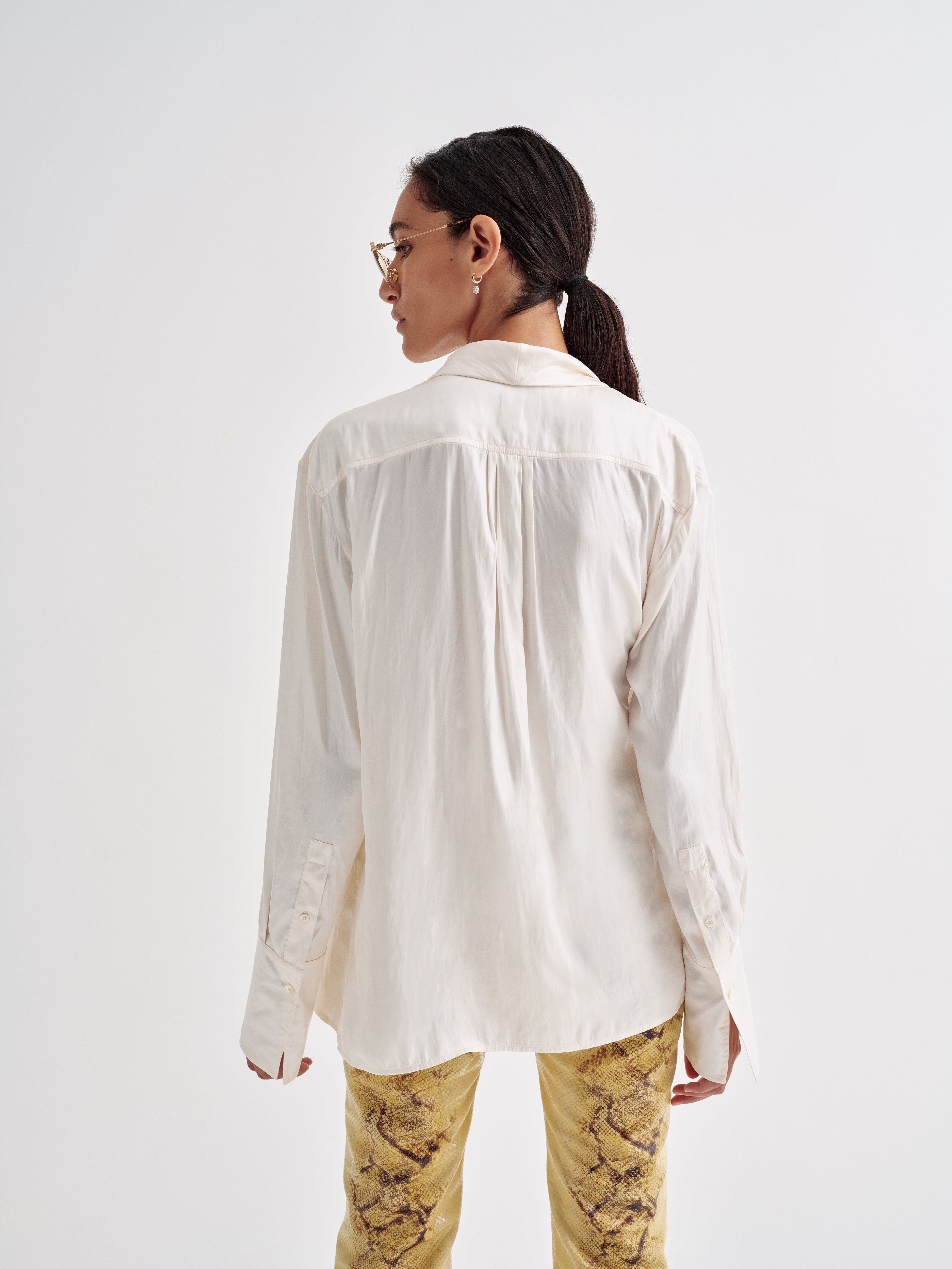 AFLALO Elio Top in Balloon, Chantilly, back view on model