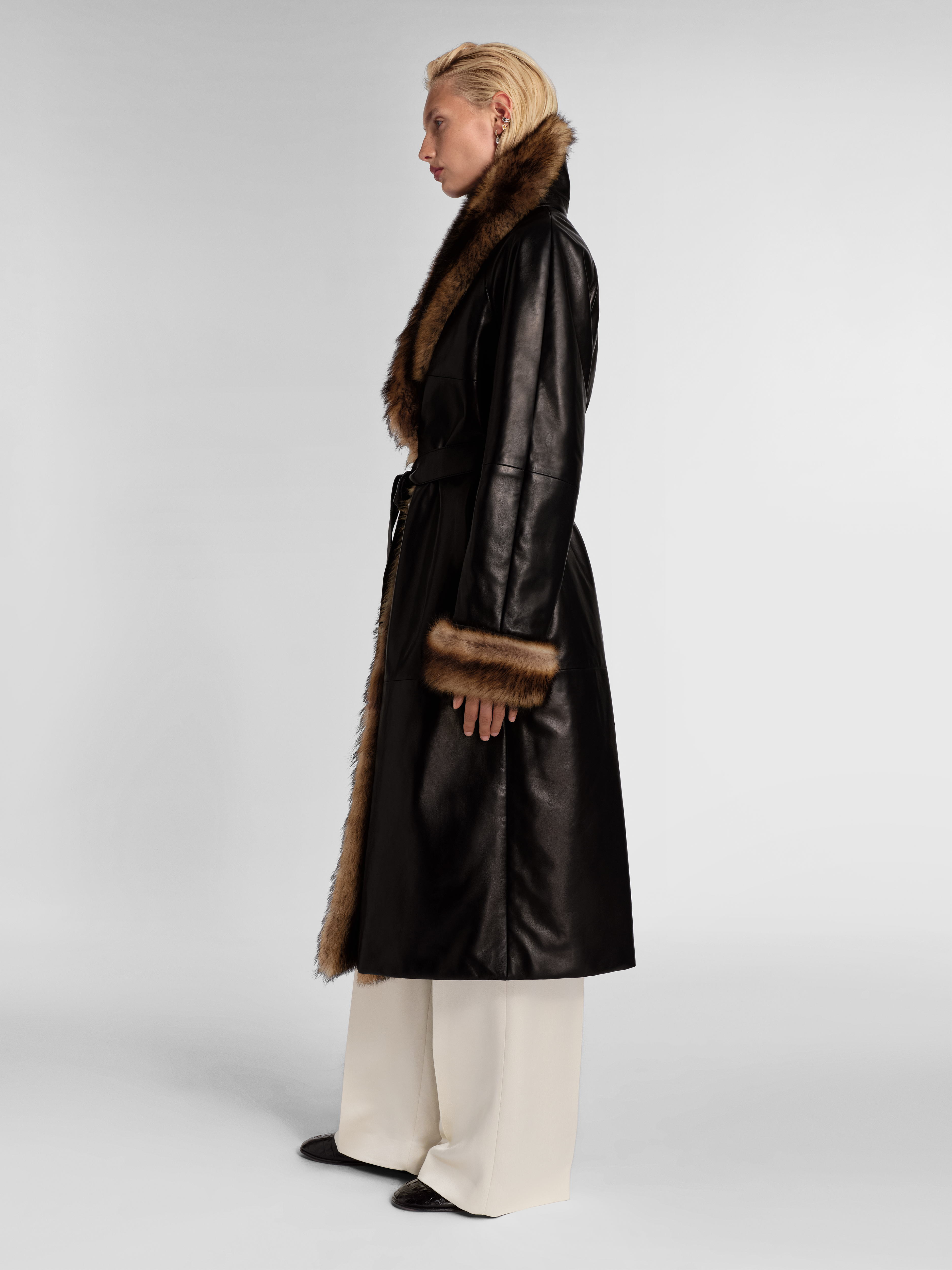 Fovea Coat in Leather