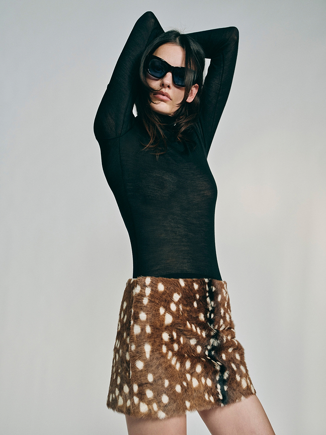 AFLALO Aveki Skirt in Ponyhair – Bambi - Model Front