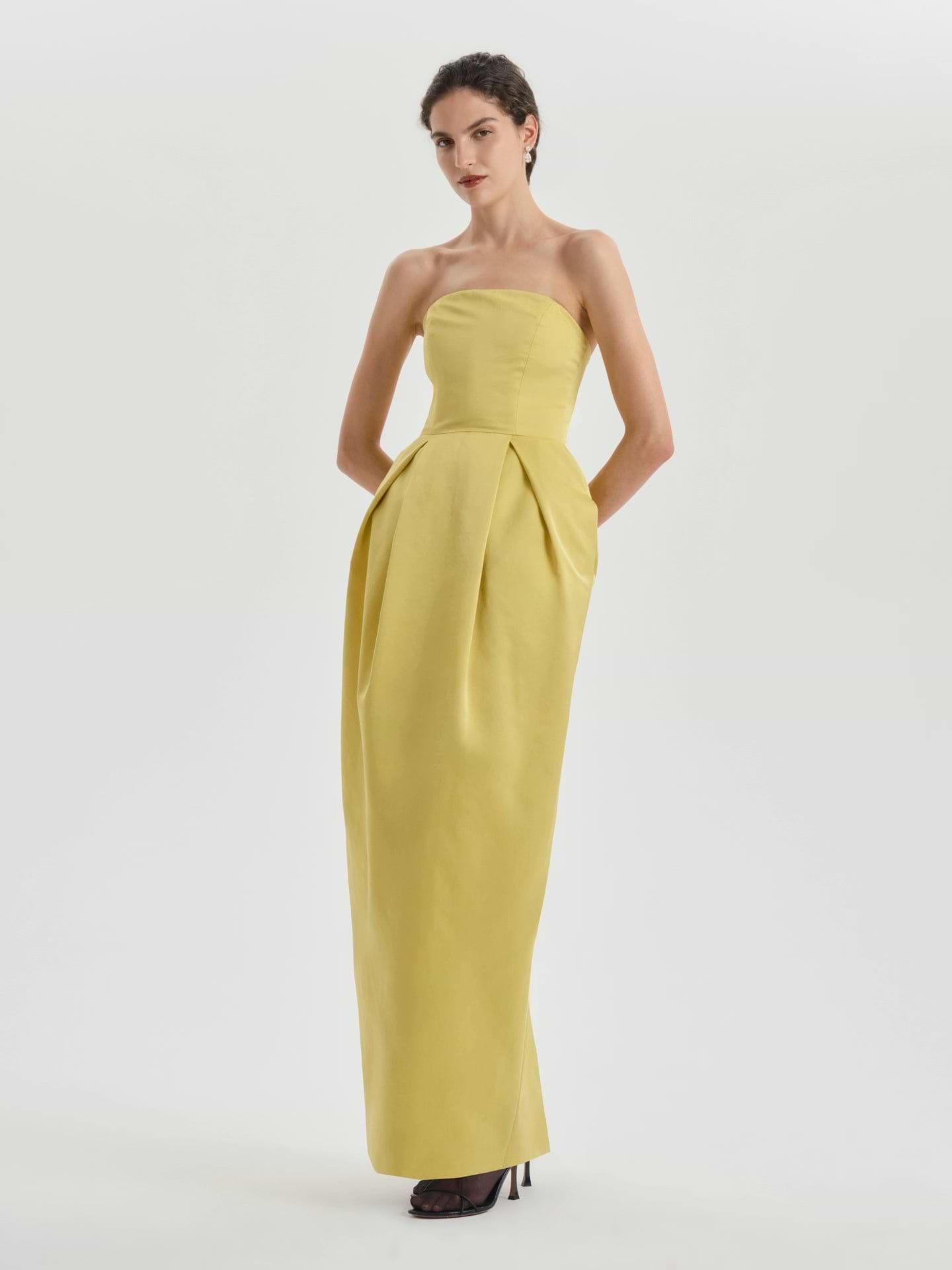 AFLALO Alune Dress in Wool Silk – Citron - Model Front