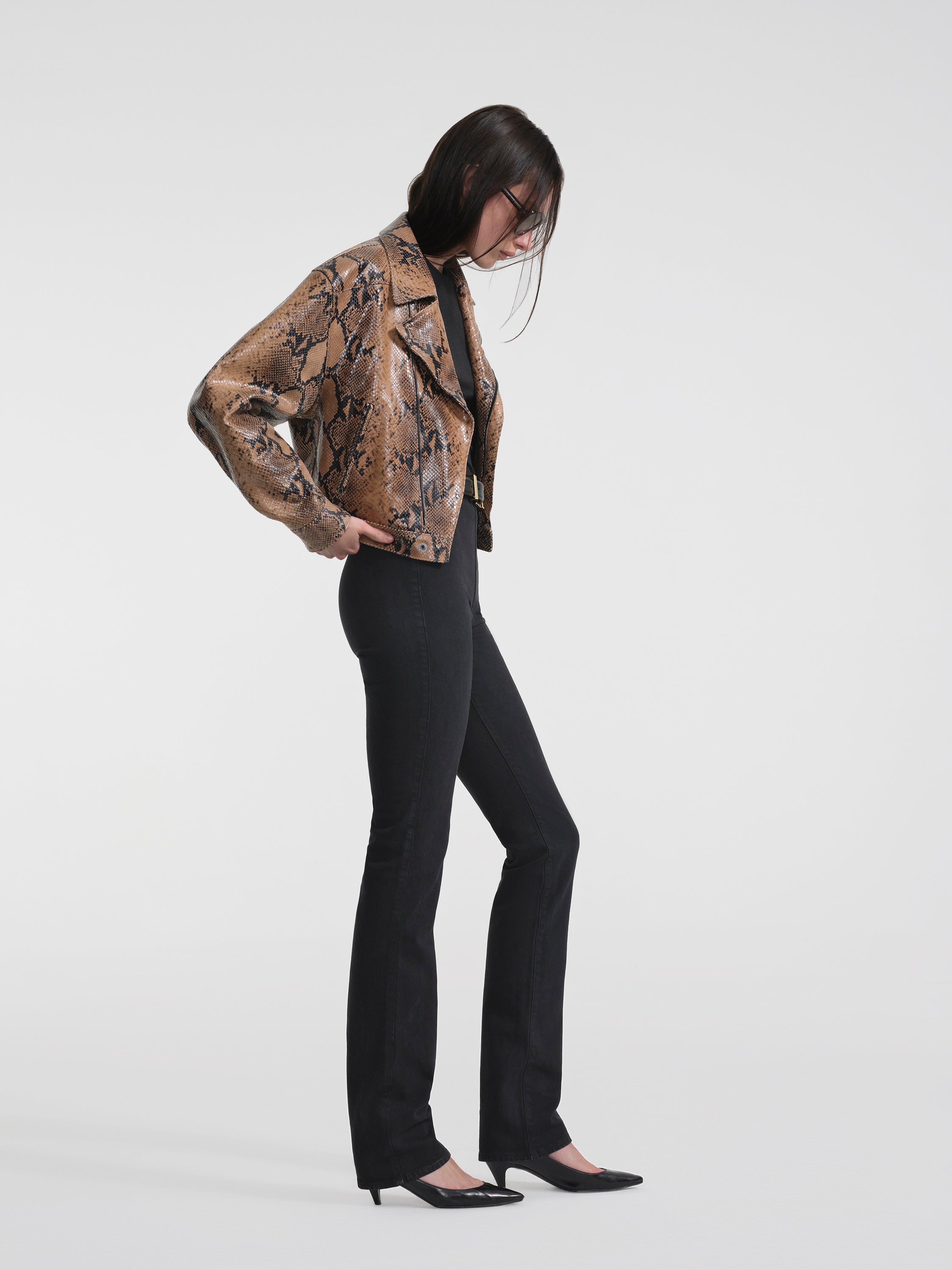 AFLALO Sagan Jean in Stretch Denim – Pure Onyx - Model Side