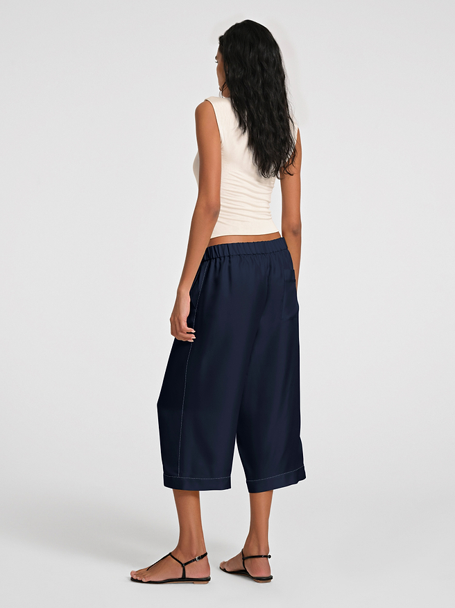 Sanler Short in Silk
