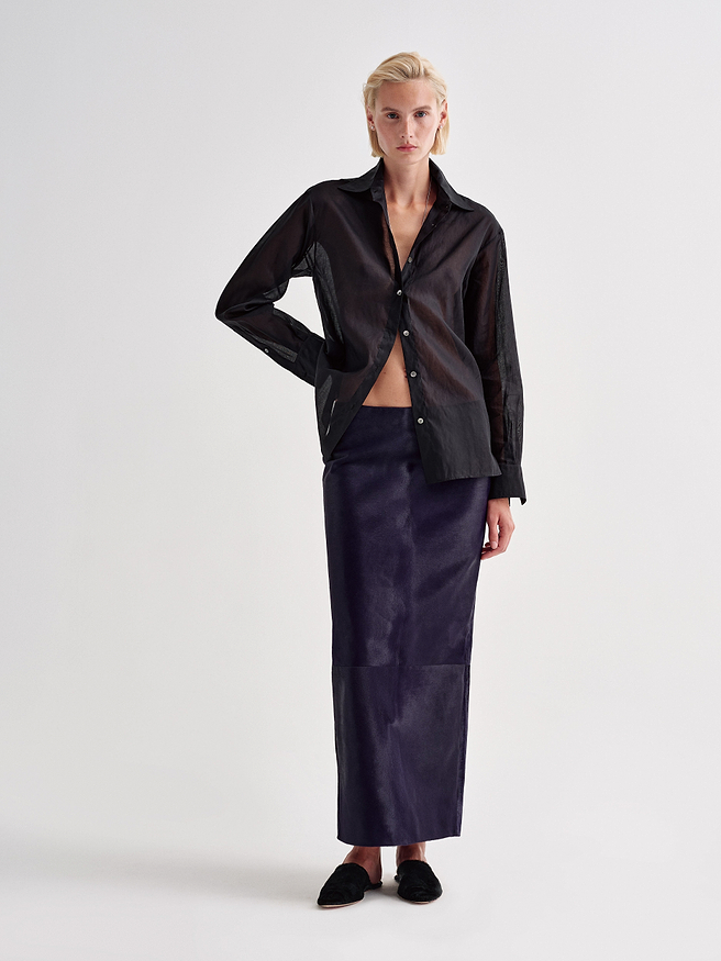 AFLALO Alda Skirt in Ponyhair, Imperial, and Brein Shirt in Cotton, Black, front view on model