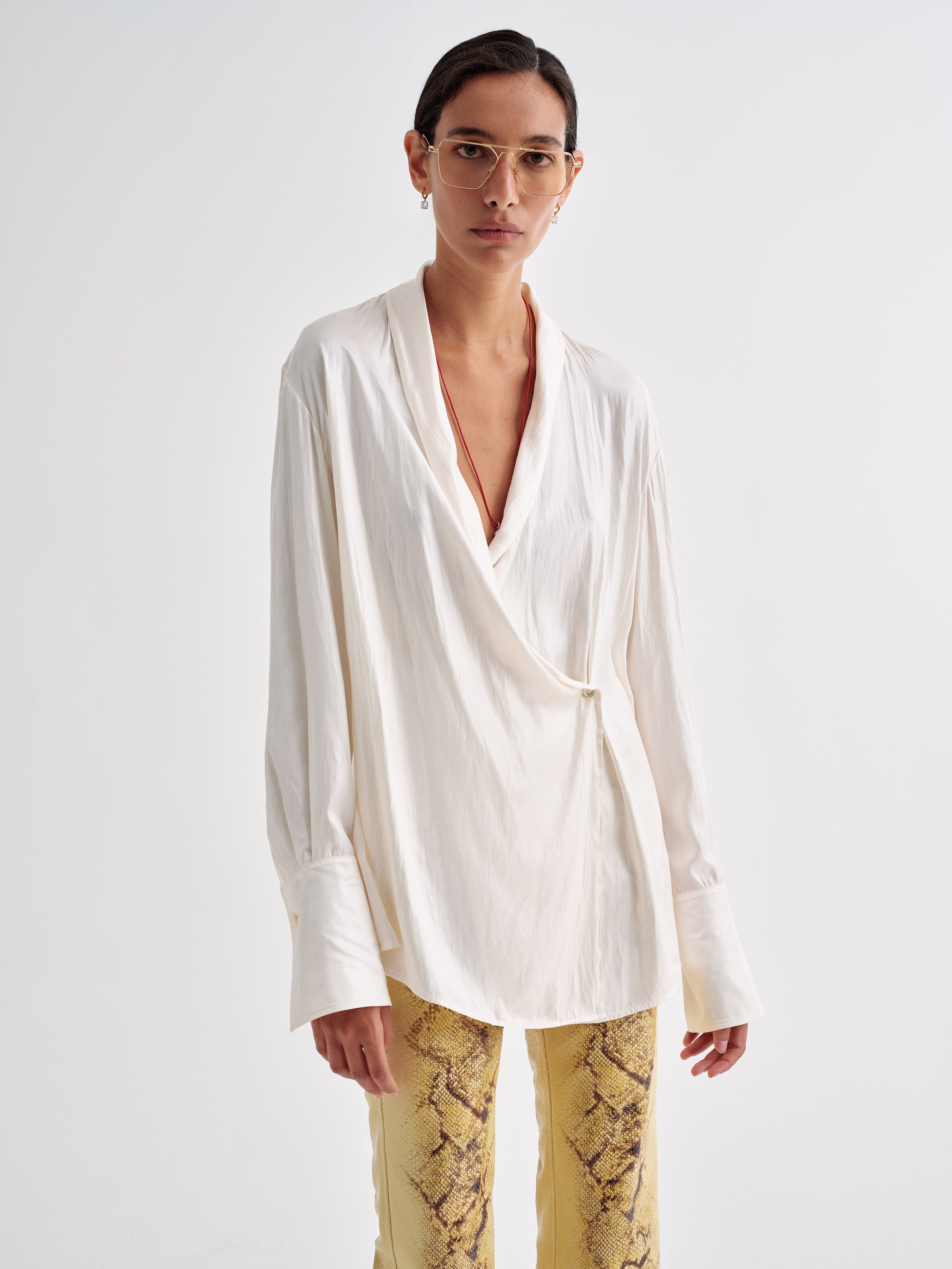 AFLALO Elio Top in Balloon, Chantilly, front view on model
