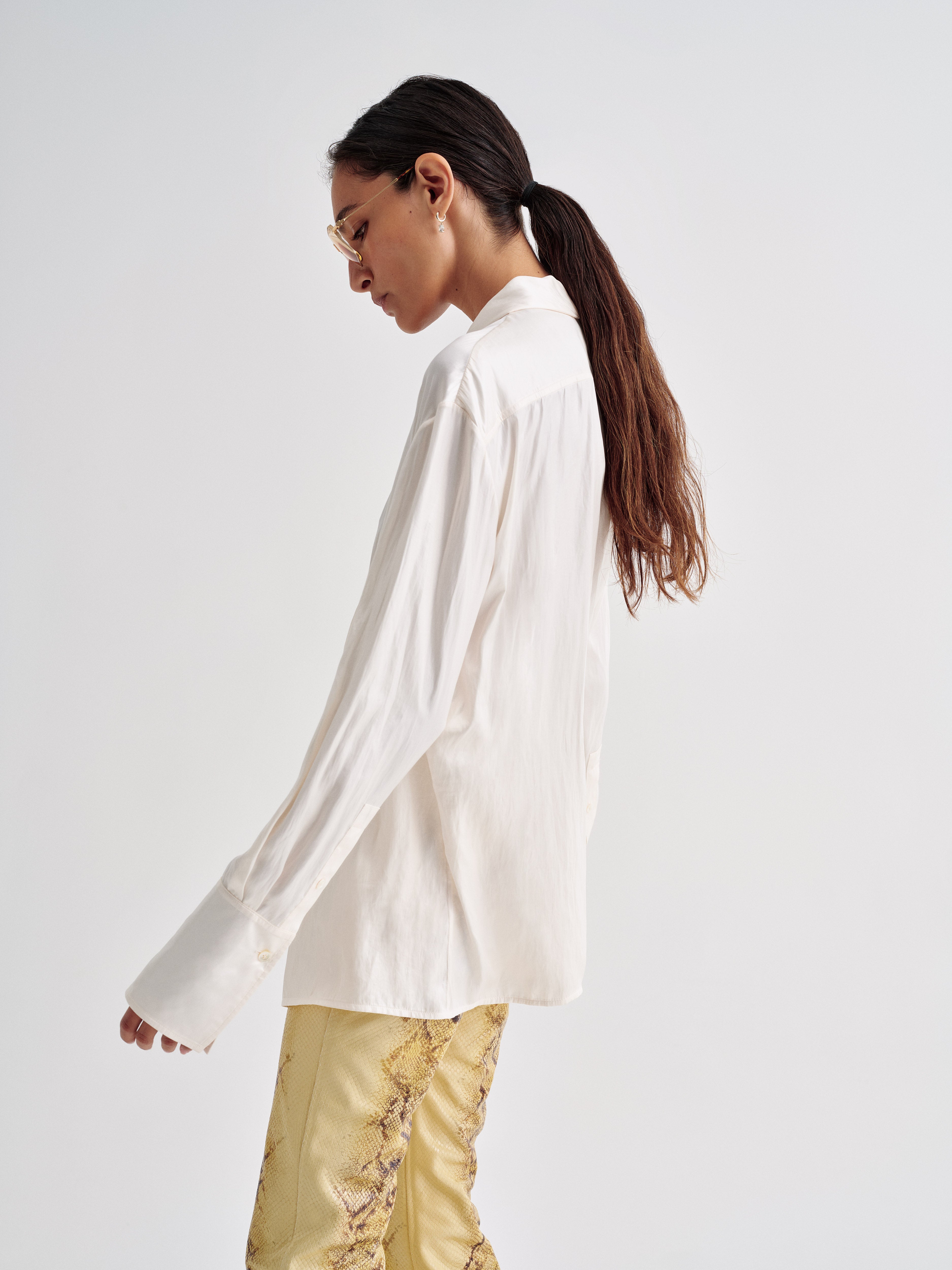 AFLALO Elio Top in Balloon, Chantilly, side view on model