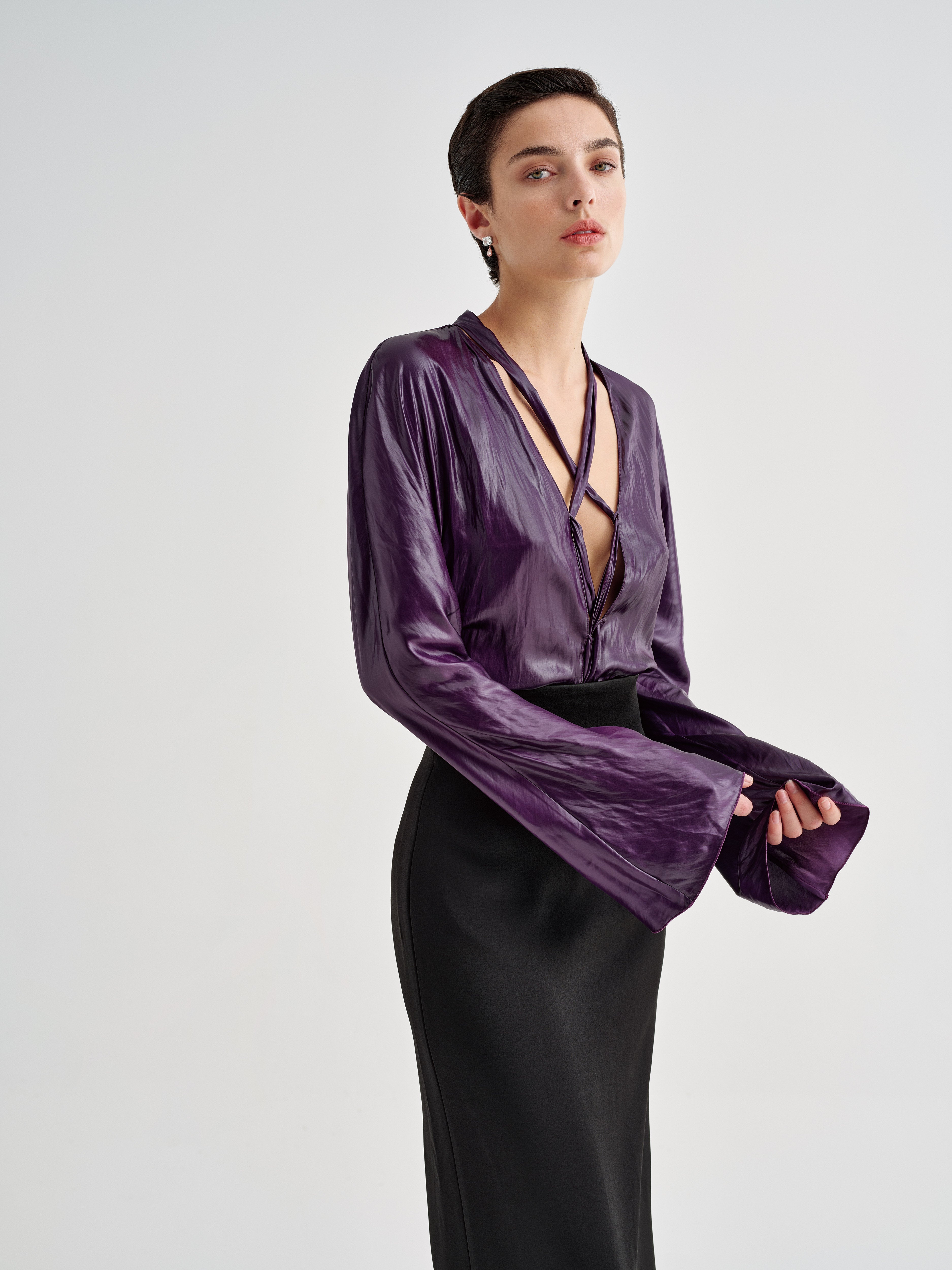 AFLALO Jovi Top in Silk, Iris, side view on model