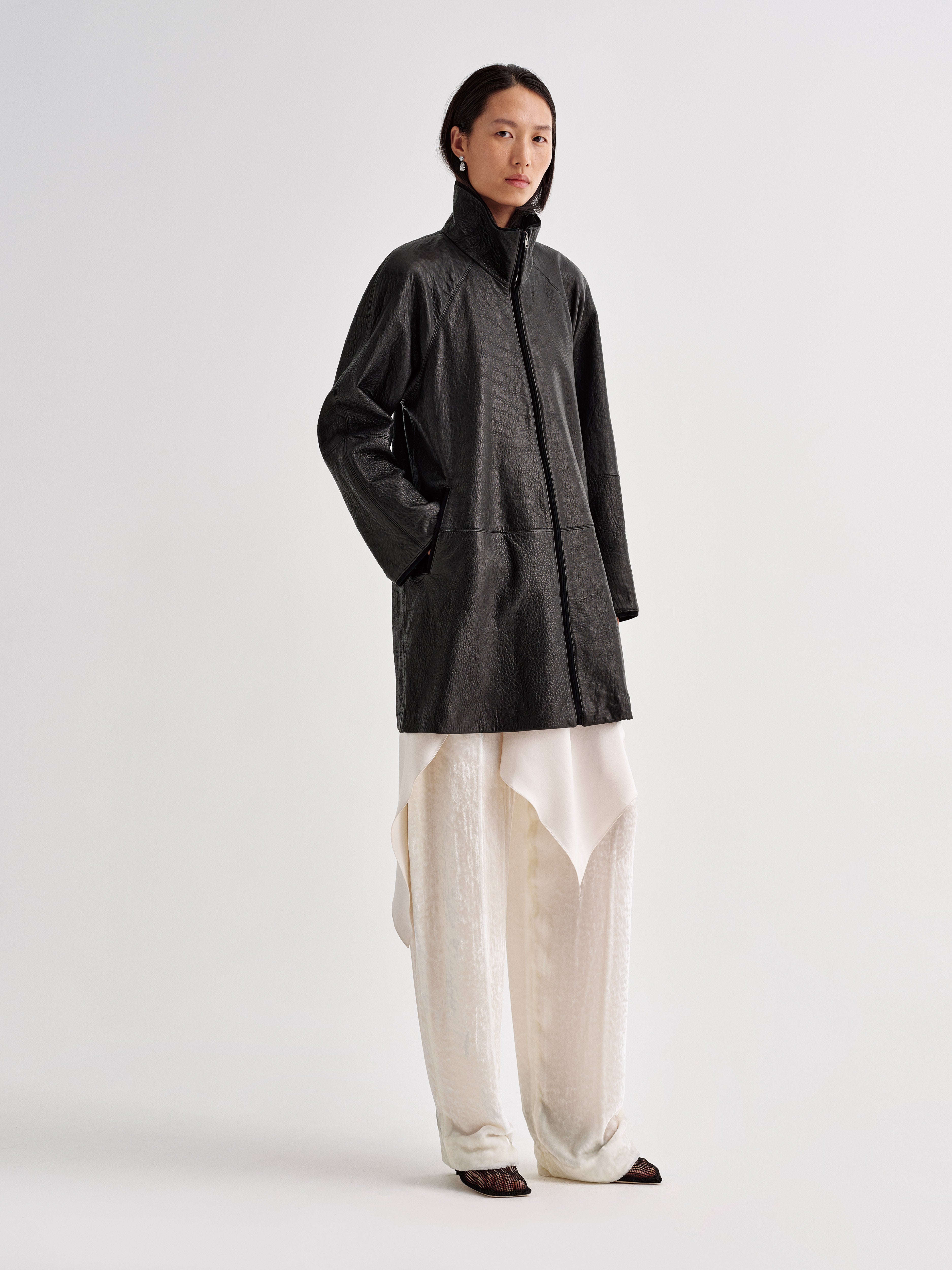 AFLALO Vanta Jacket in Black, front view on model