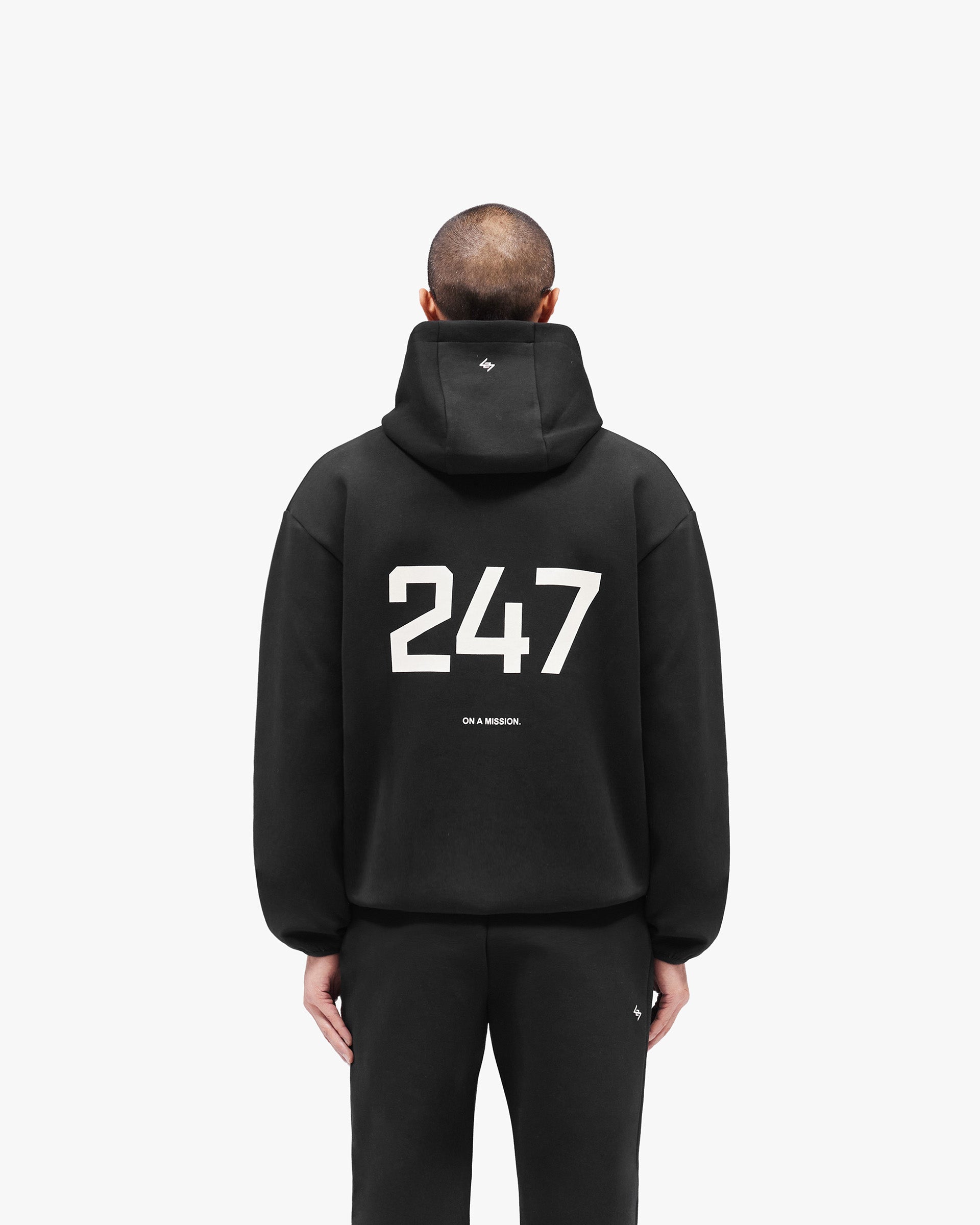 247_Form_Zip_Hoodie_-_Jet_Black_05.jpg