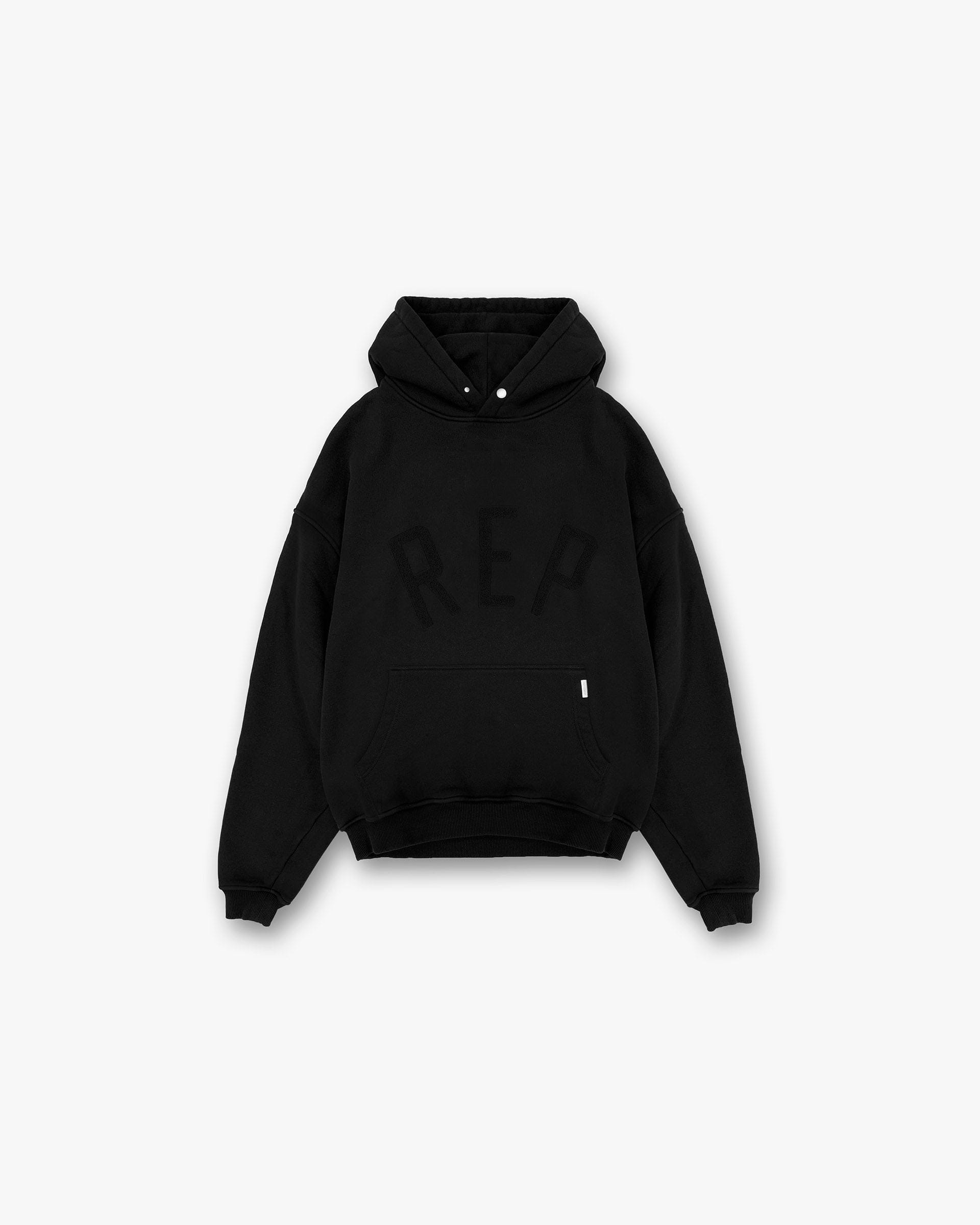 Rep Applique Hoodie - Noir Éteint
