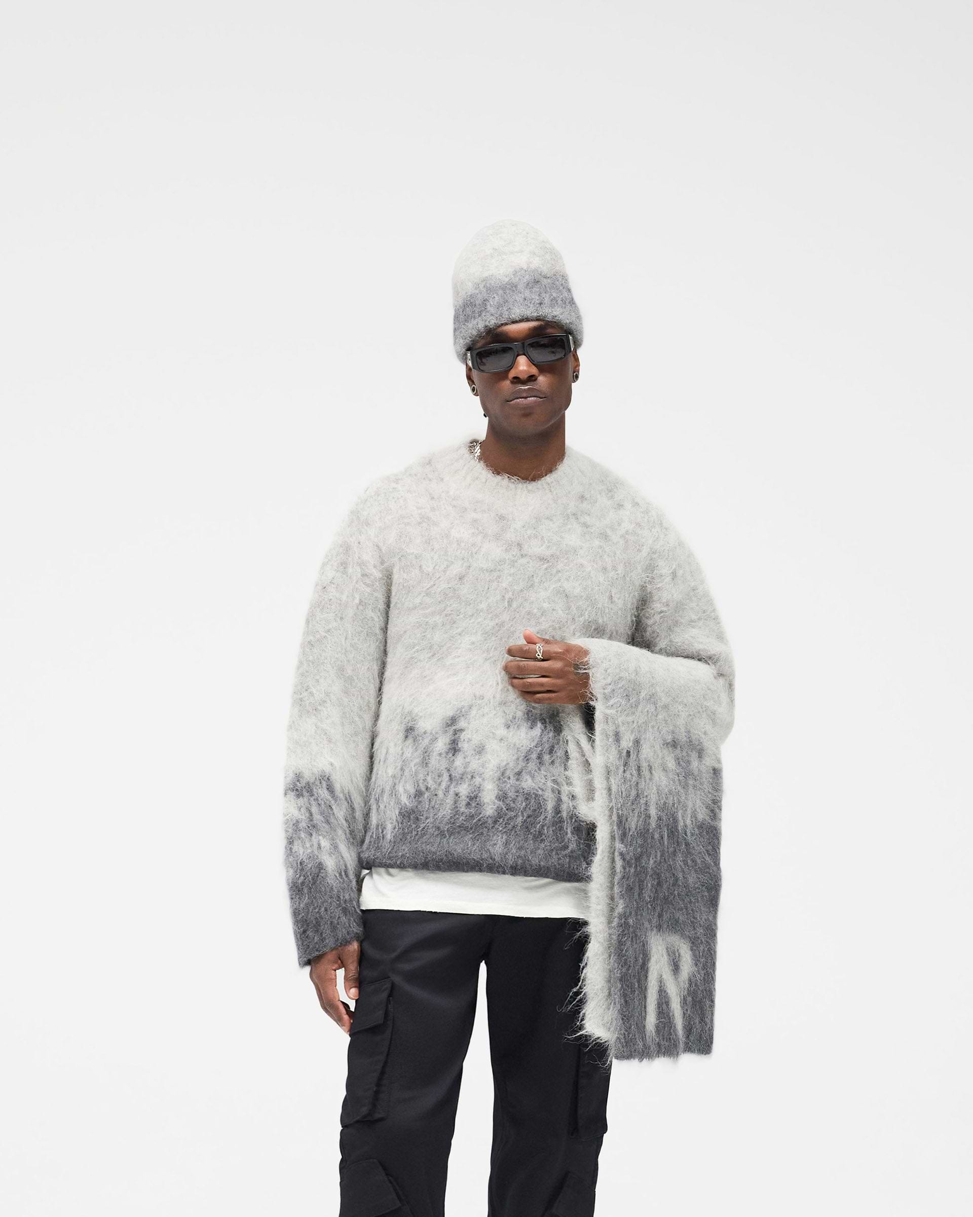 Ombre_Sweater_-_Light_Grey_03.jpg