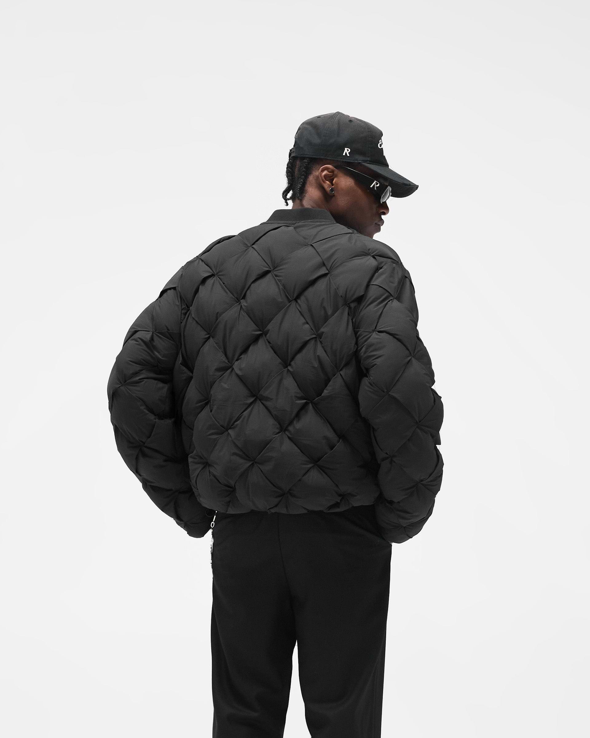 Pillow_Puffer_-_Jet_Black_04.jpg