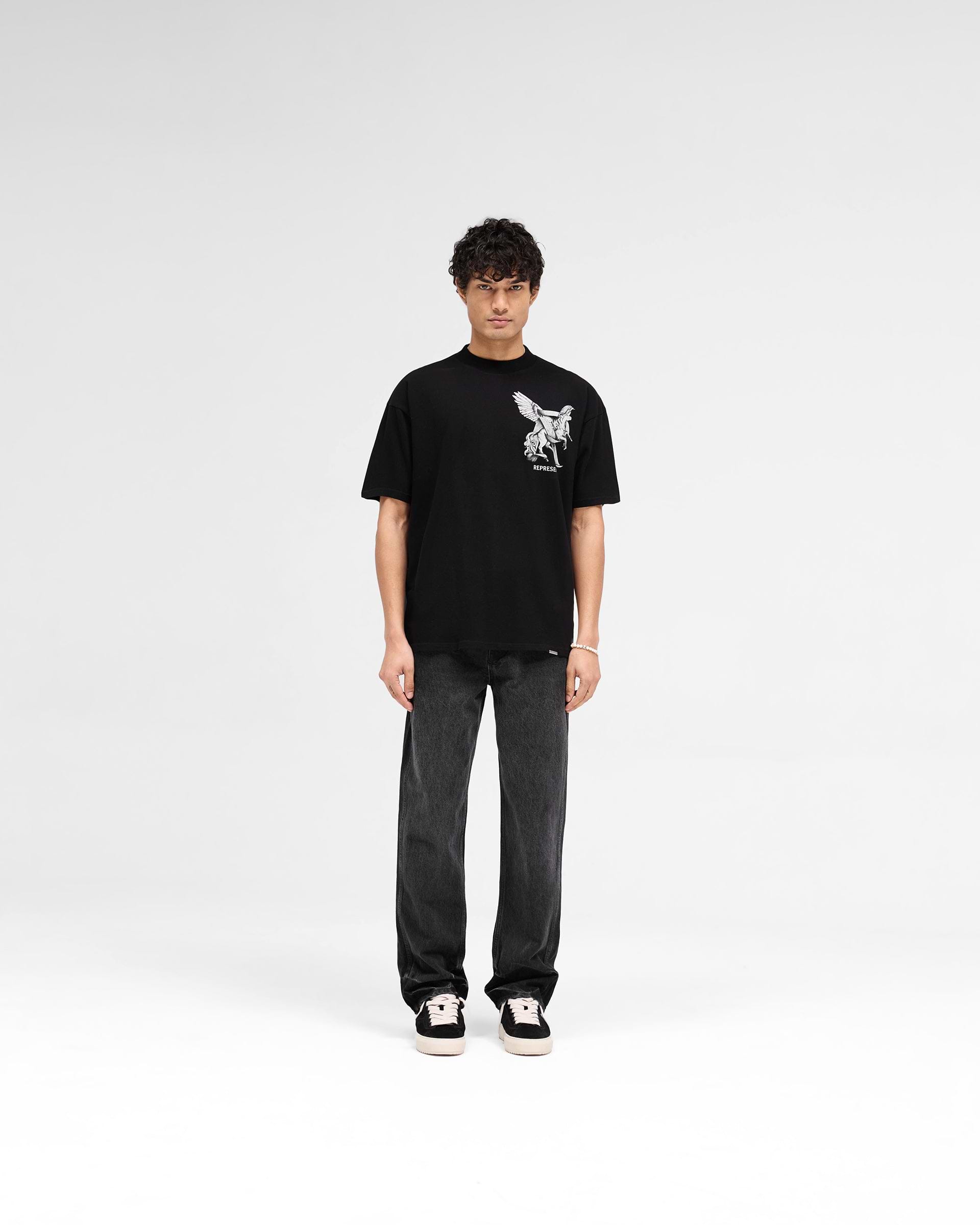 Elegance In Motion T-Shirt - Negro Azabache