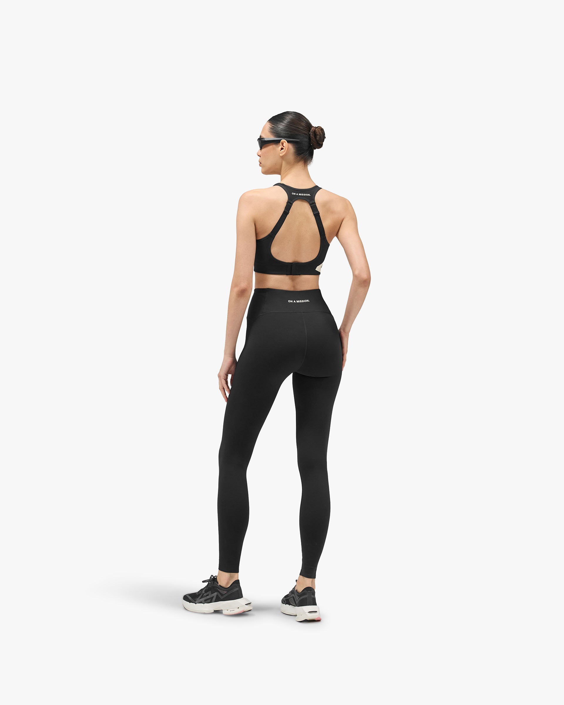 247 On A Mission High Support Sports Bra - Jet Black