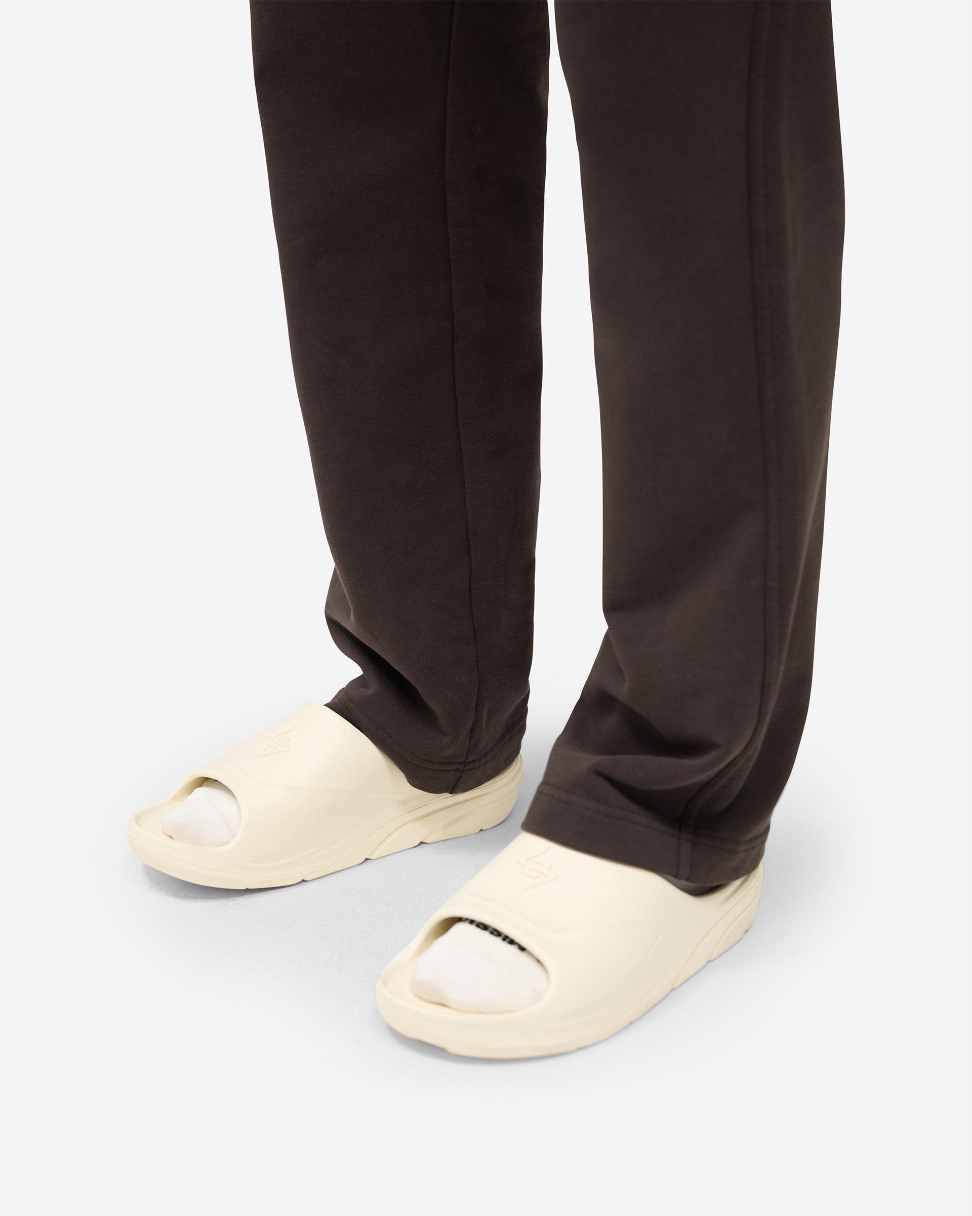 247 Straight Leg Jogger - Chocolate