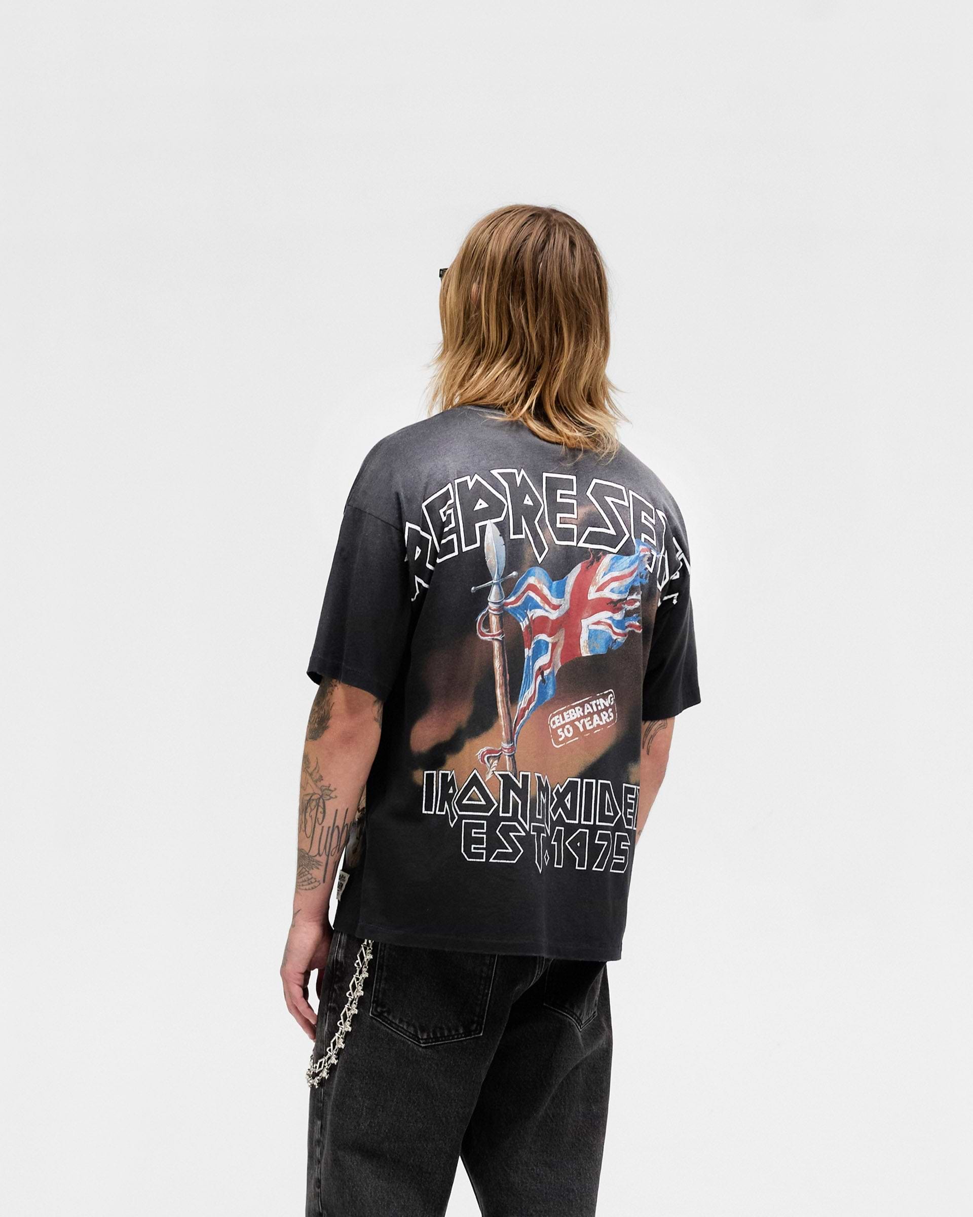 Represent X Iron Maiden Steed T-Shirt - Negro Desteñido