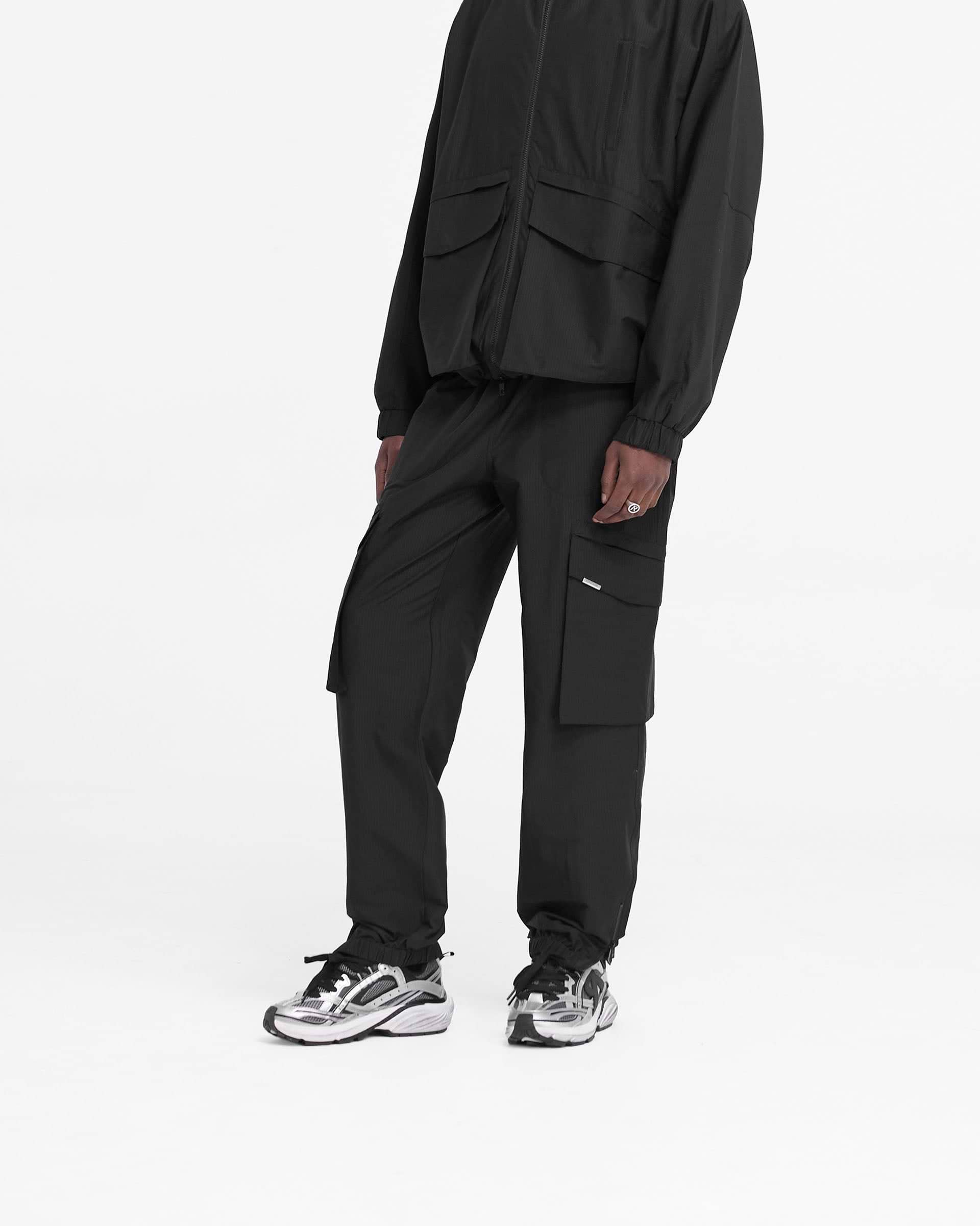 Tech Cargo Pant - Negro Intenso