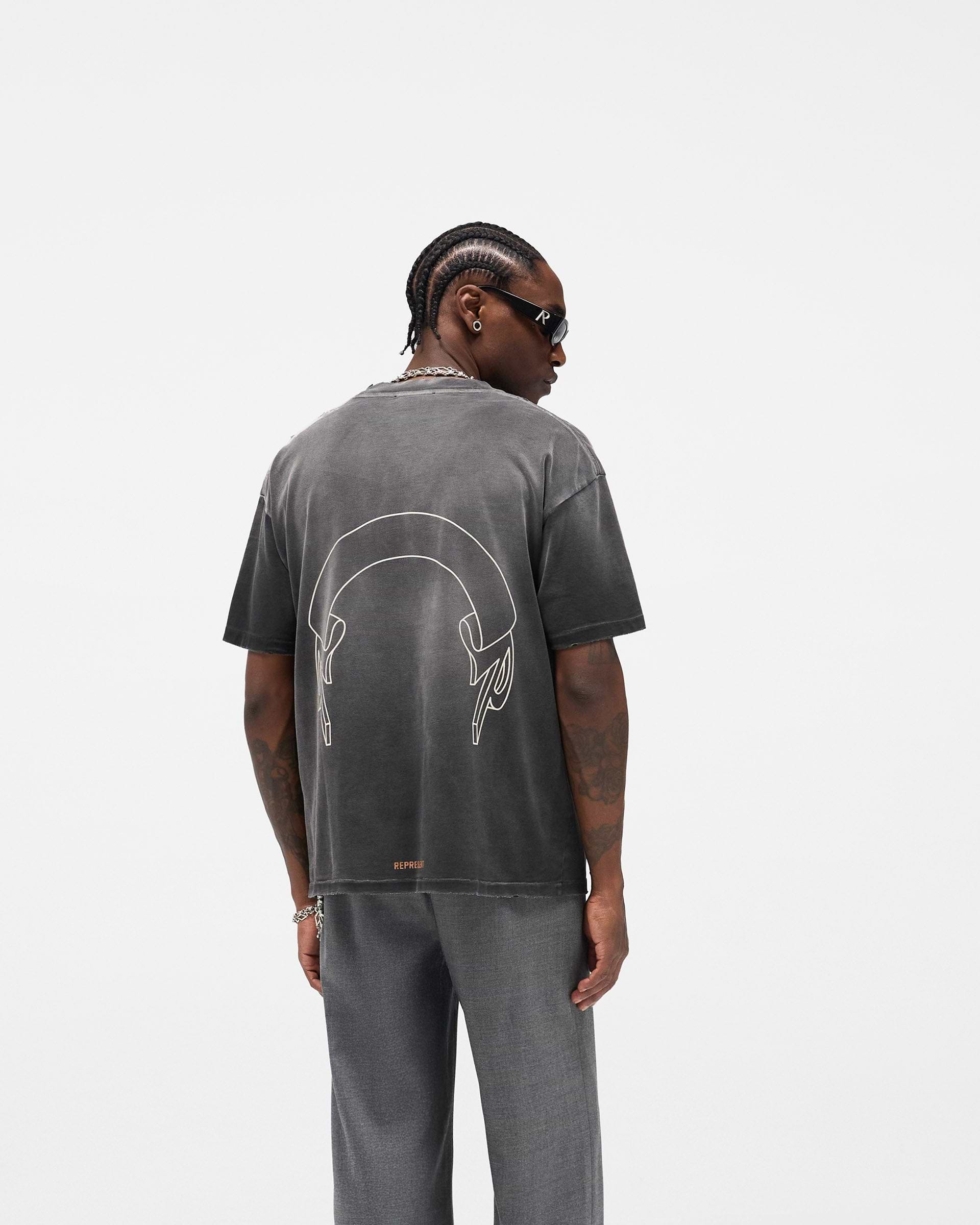 Represent Banner T-Shirt - Stained Black