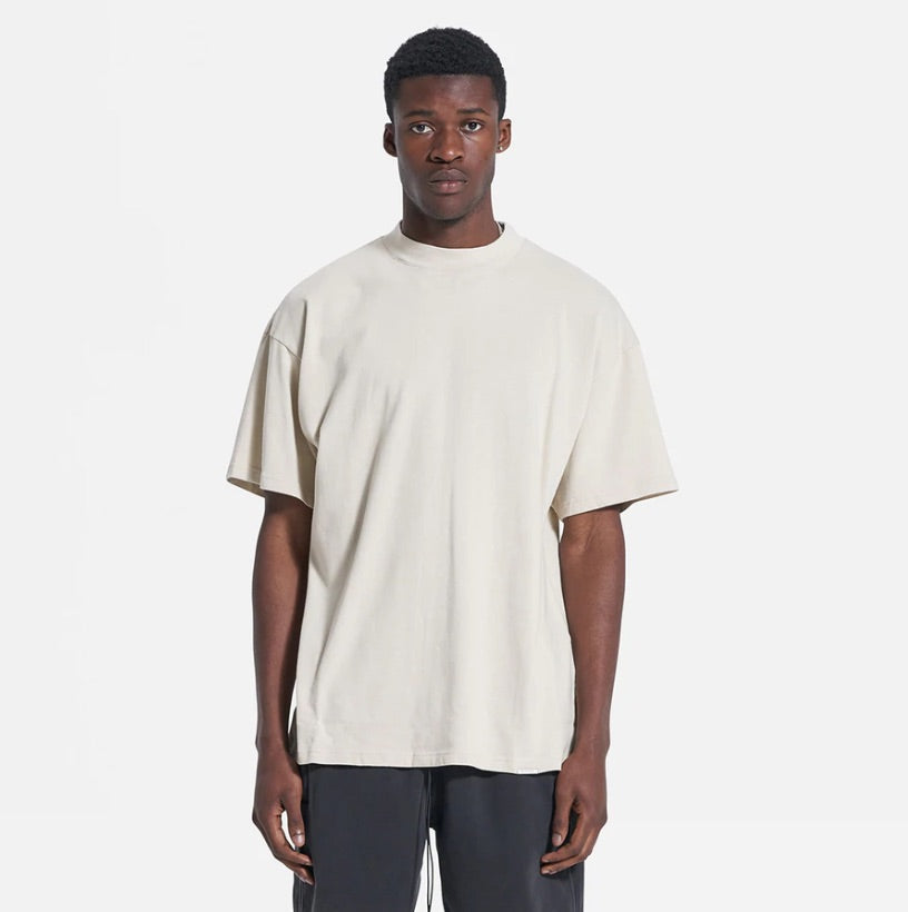 How to Build a Minimalist Wardrobe