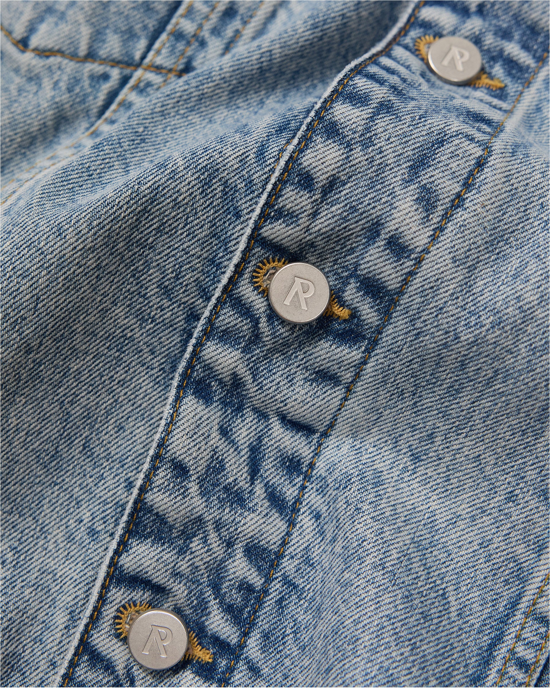 Trucker_Jacket_Authentic_Blue_Detail_02.jpg