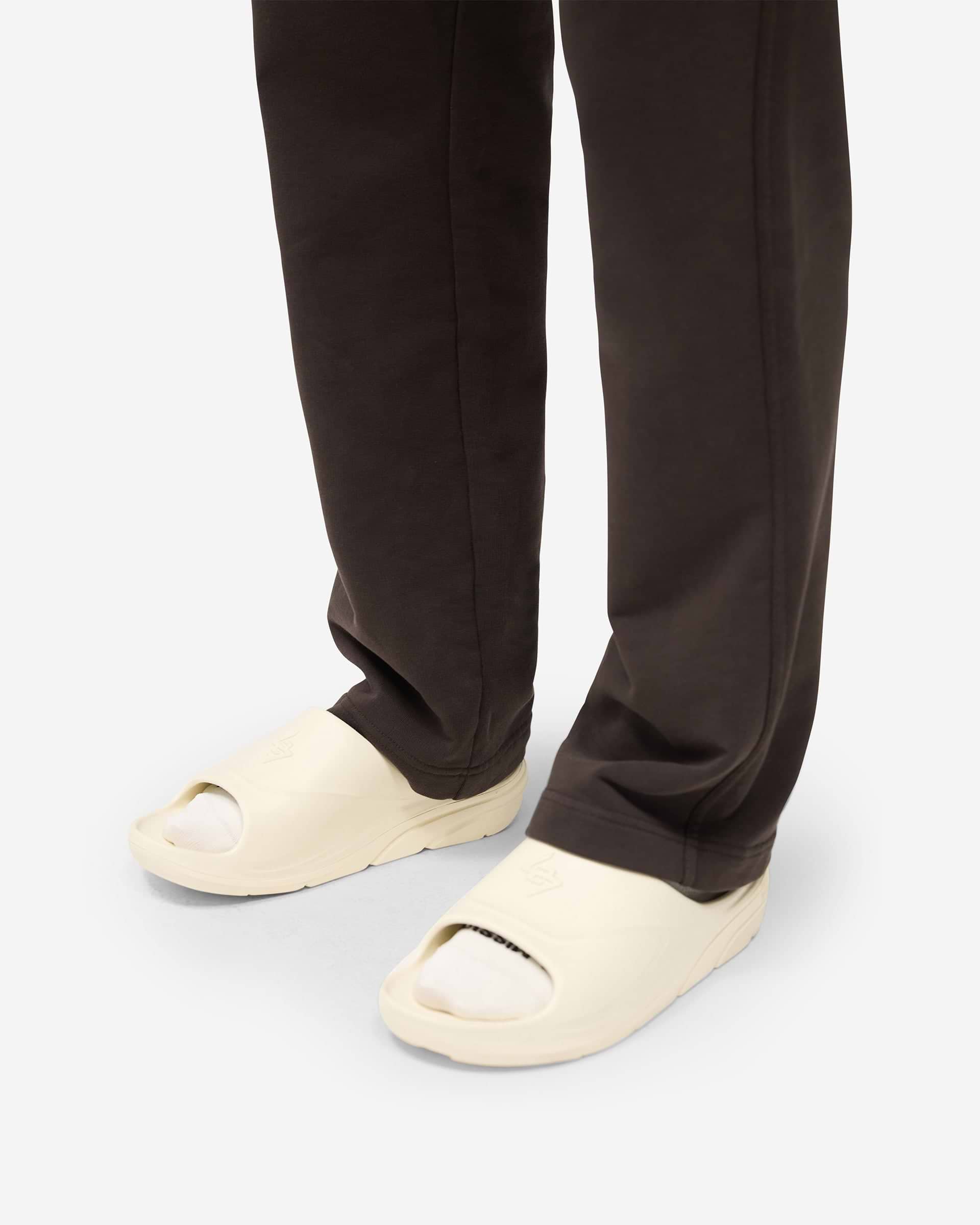 247 Straight Leg Jogger - Chocolate