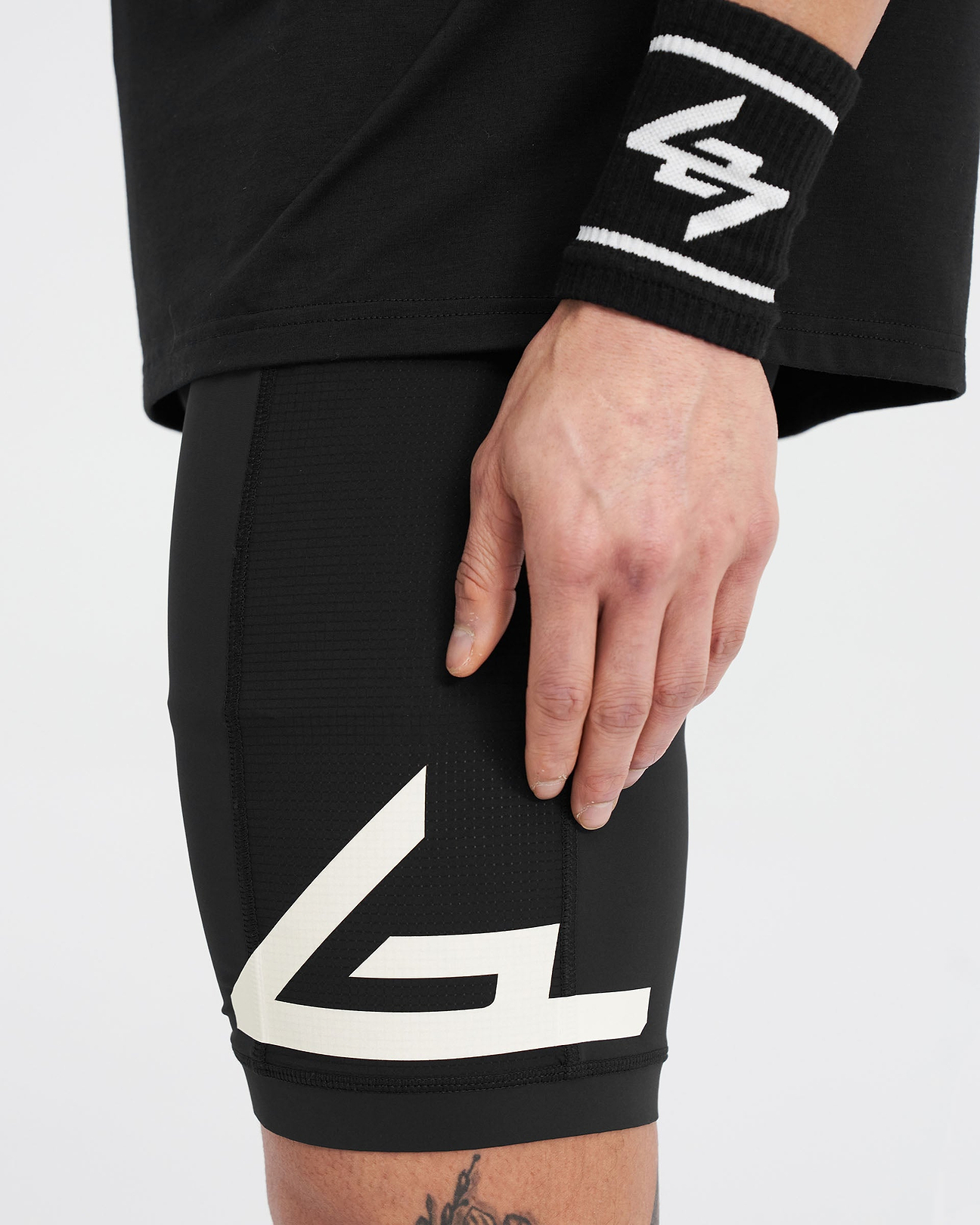 Black Running Half Tights | 247 | REPRESENT