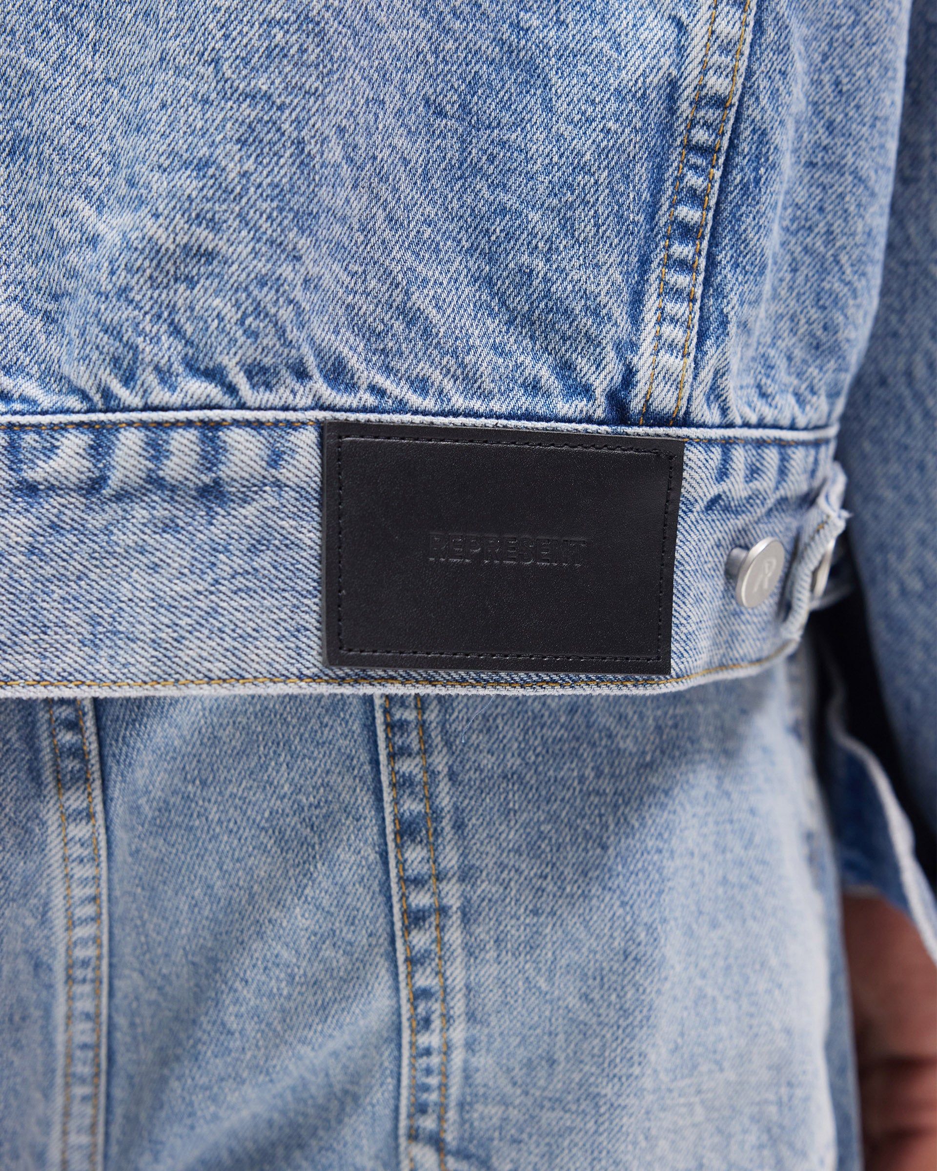 Trucker_Jacket_Authentic_Blue_Detail_05.jpg