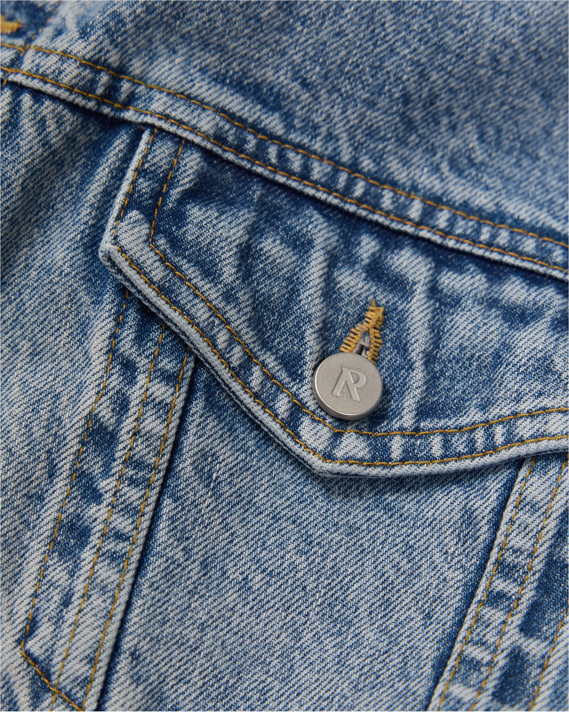 Trucker_Jacket_Authentic_Blue_Detail_01.jpg