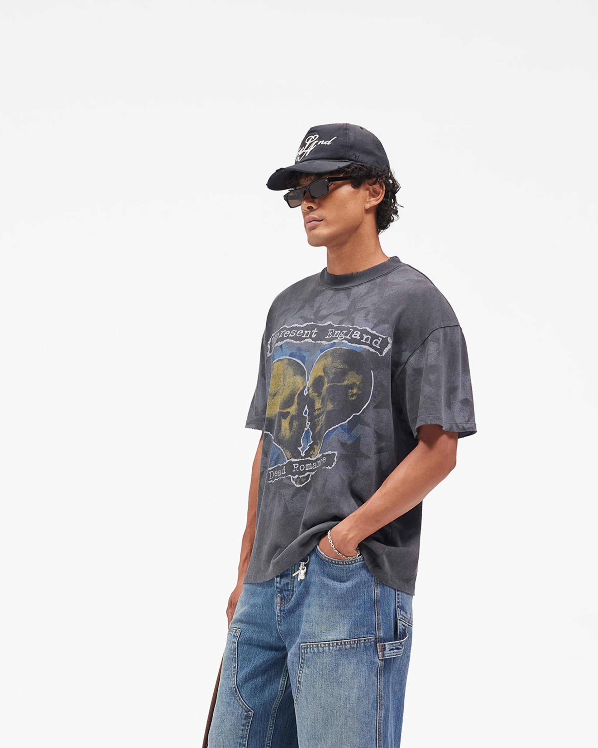 Romance T-Shirt - Vintage Black
