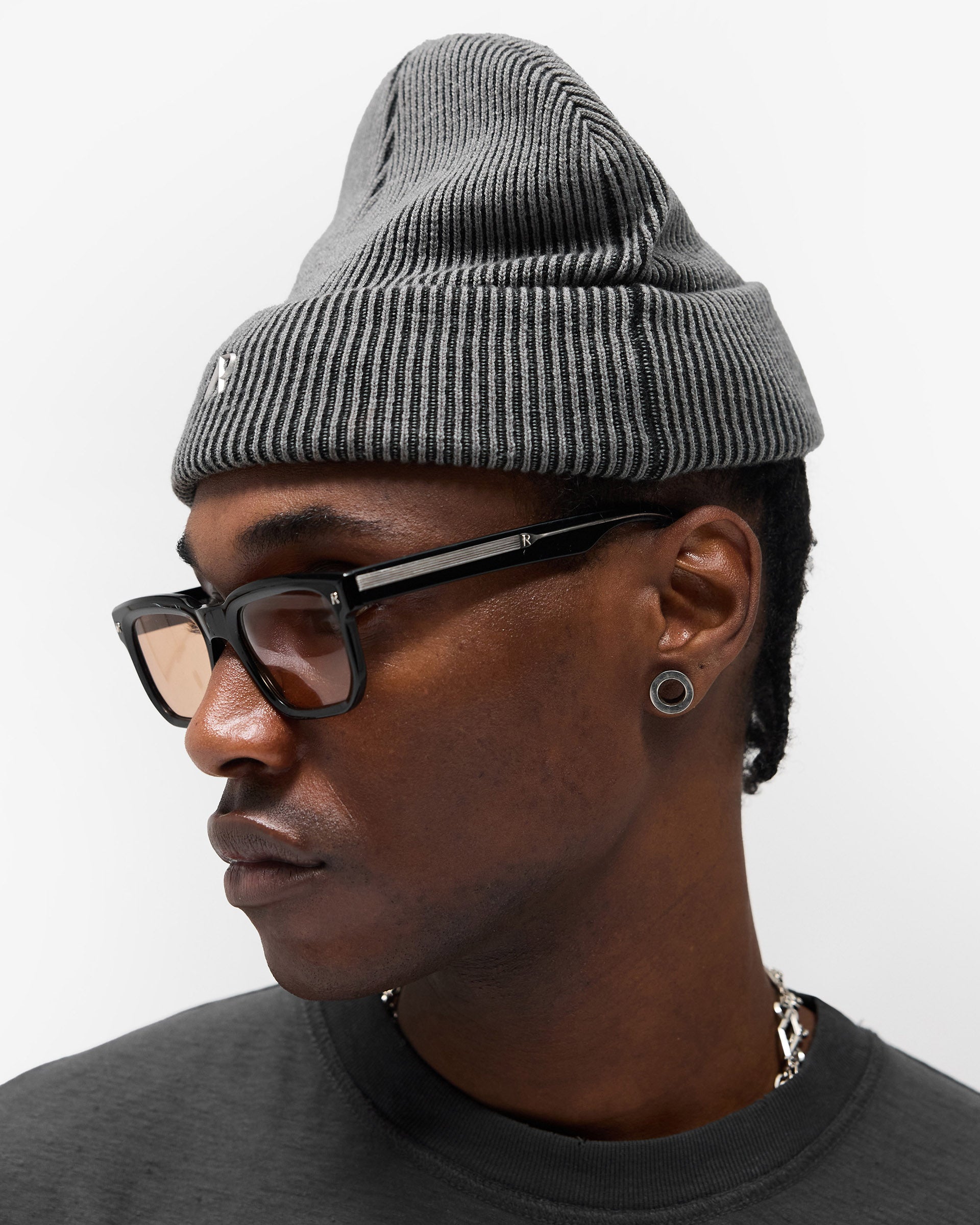Rib_Knit_Beanie_-_Vintage_Grey_02.jpg