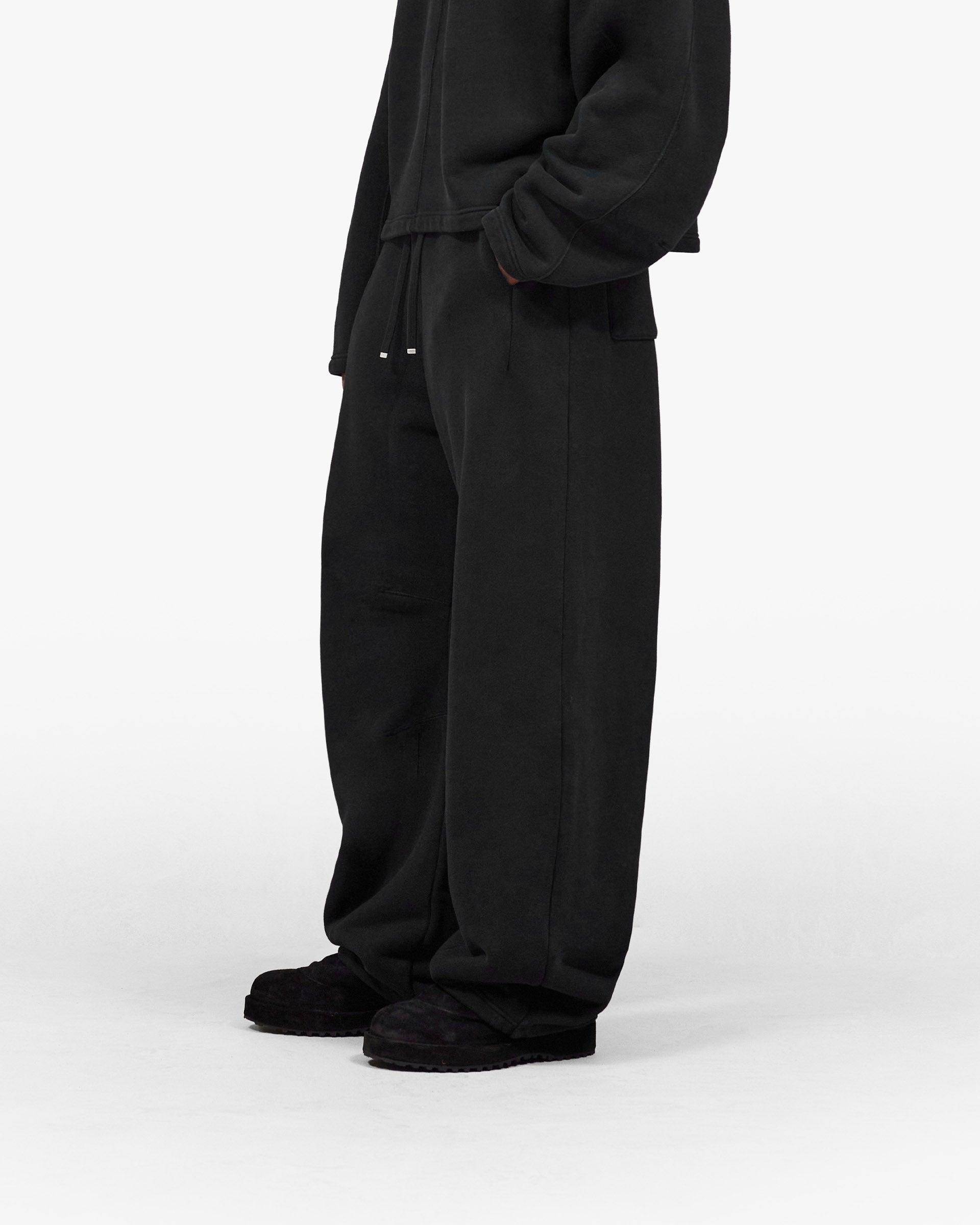 Heavyweight_Sweatpant_-_Jet_Black_02.jpg