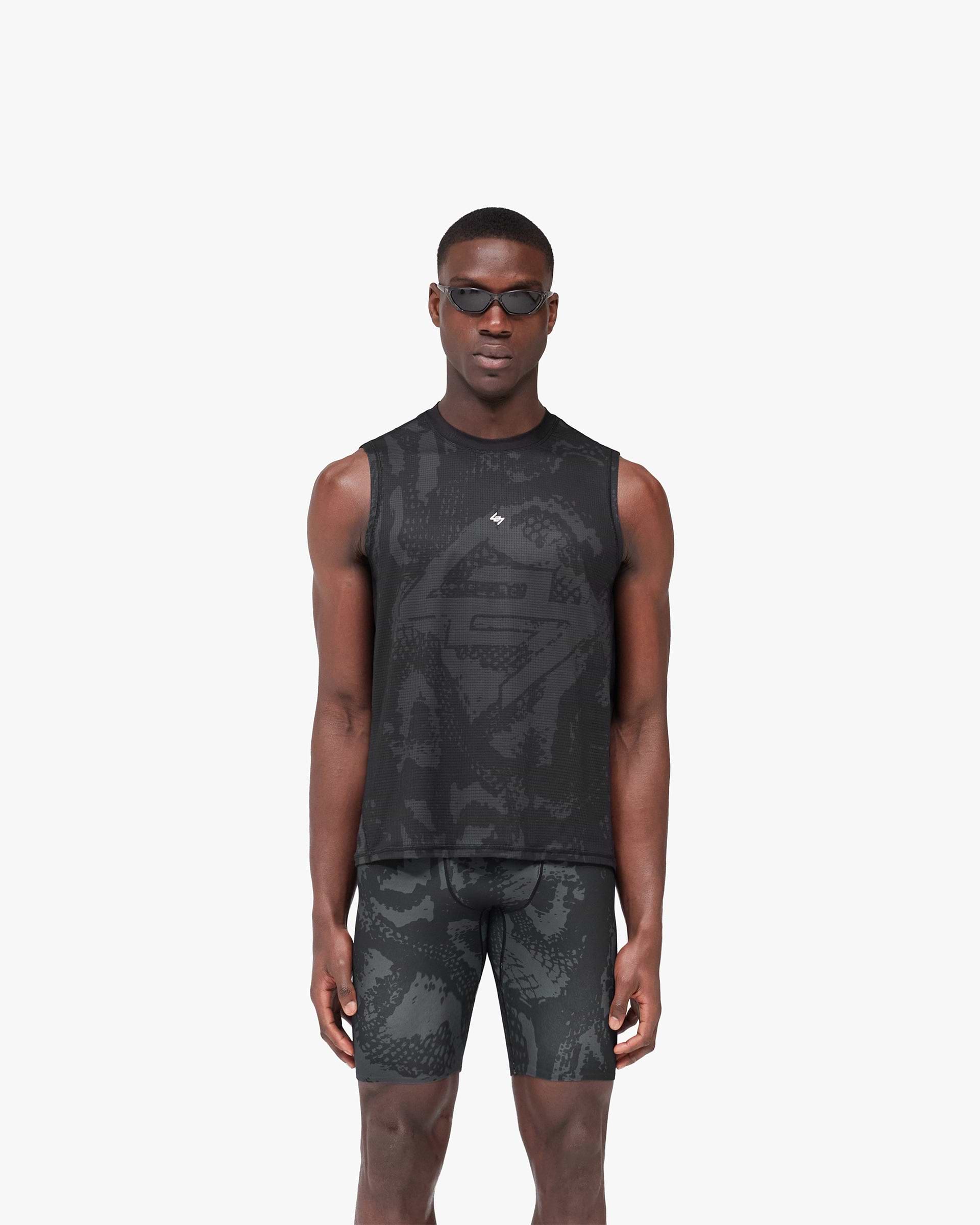 247_Manchester_Tank_-_Black_03.jpg