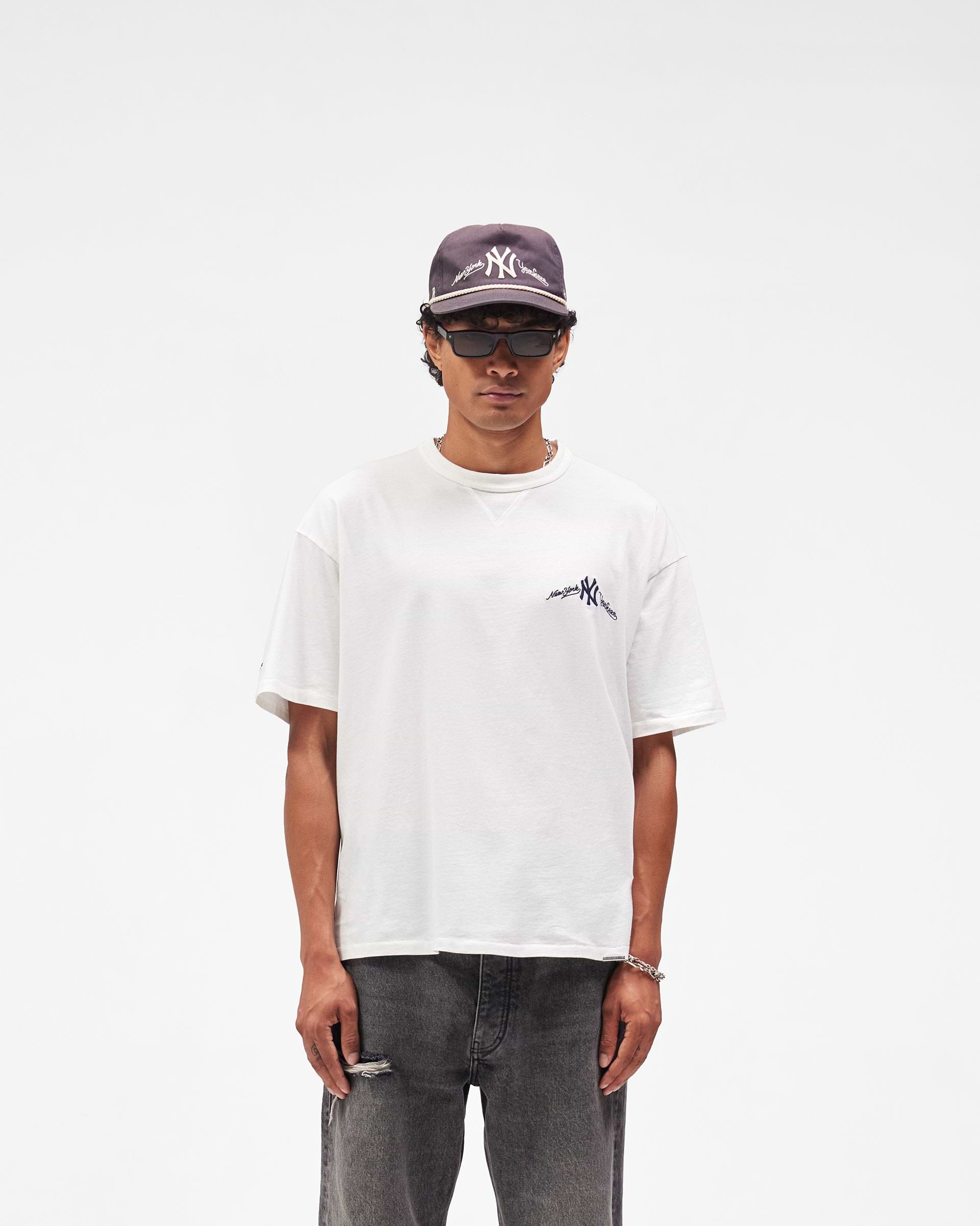 Yankees_T-Shirt_-_Flat_White_02.jpg