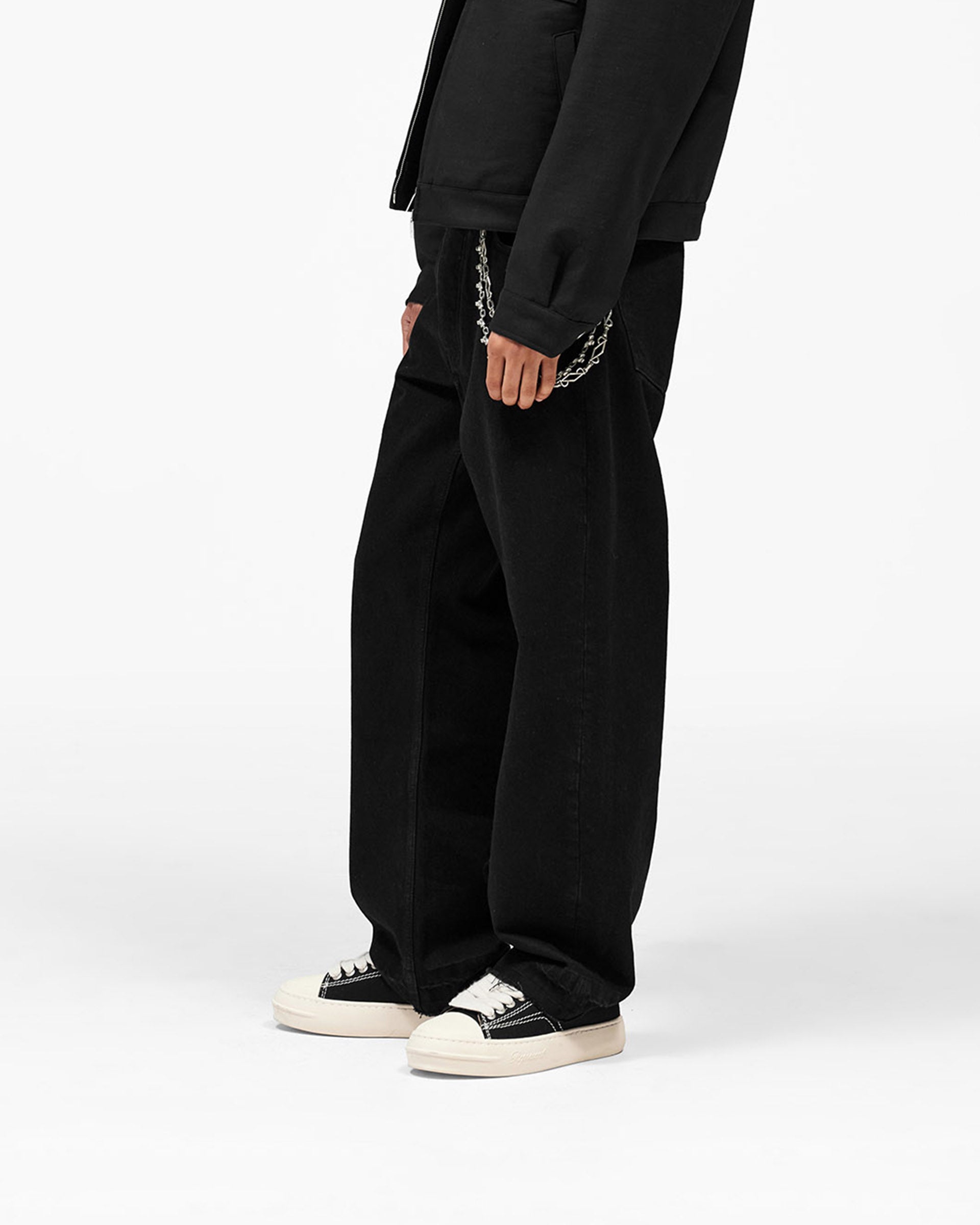 R3_Baggy_Denim_-_Black_02.jpg