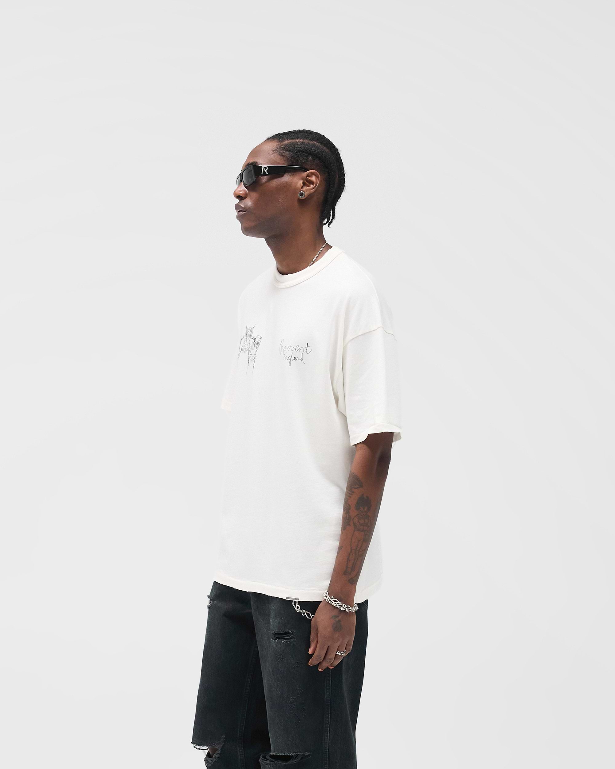 Hand_Drawn_Thoroughbred_T-Shirt_-_Flat_White_04.jpg
