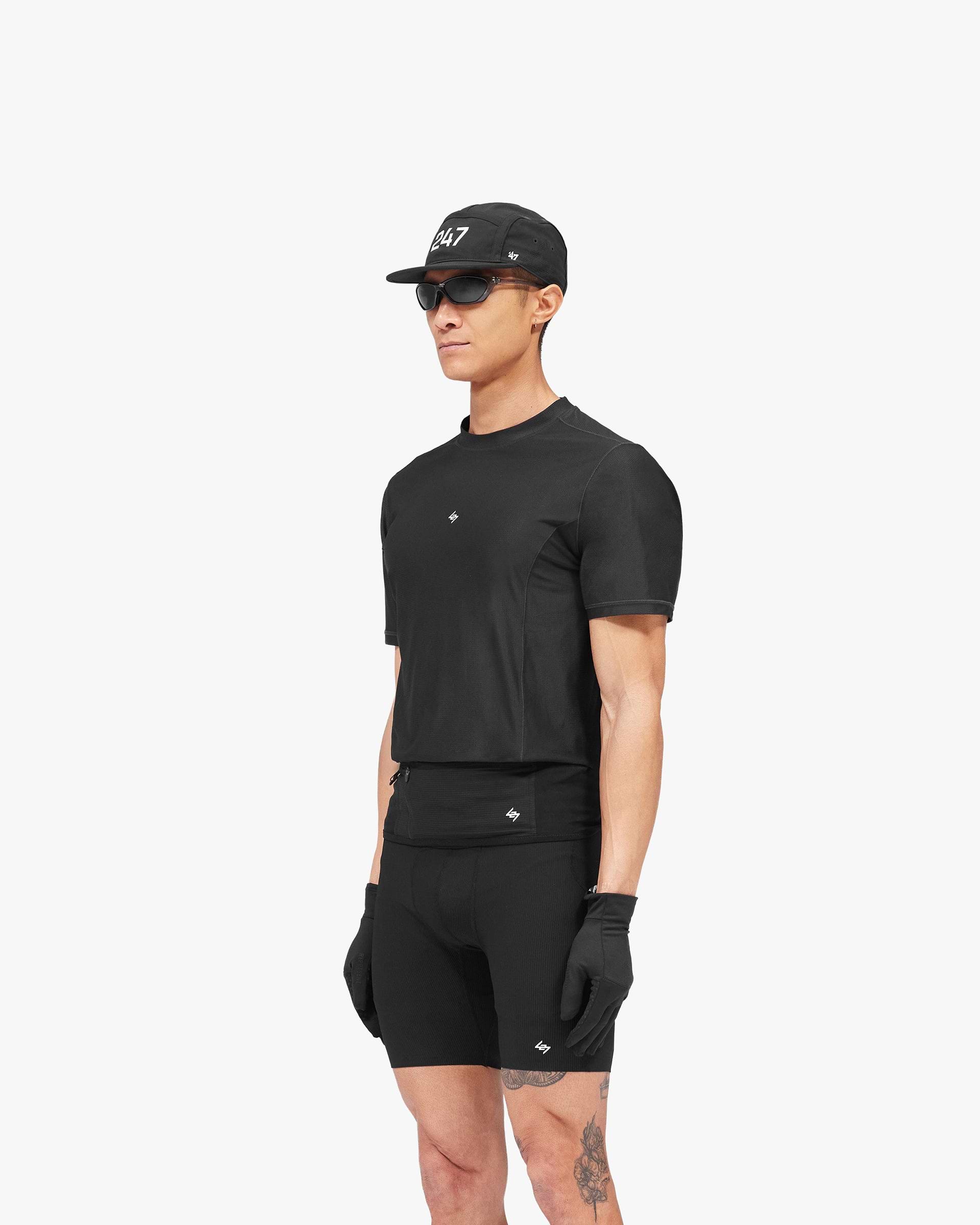 247_Hybrid_T-Shirt_-_Black_Fade_Out_04.jpg