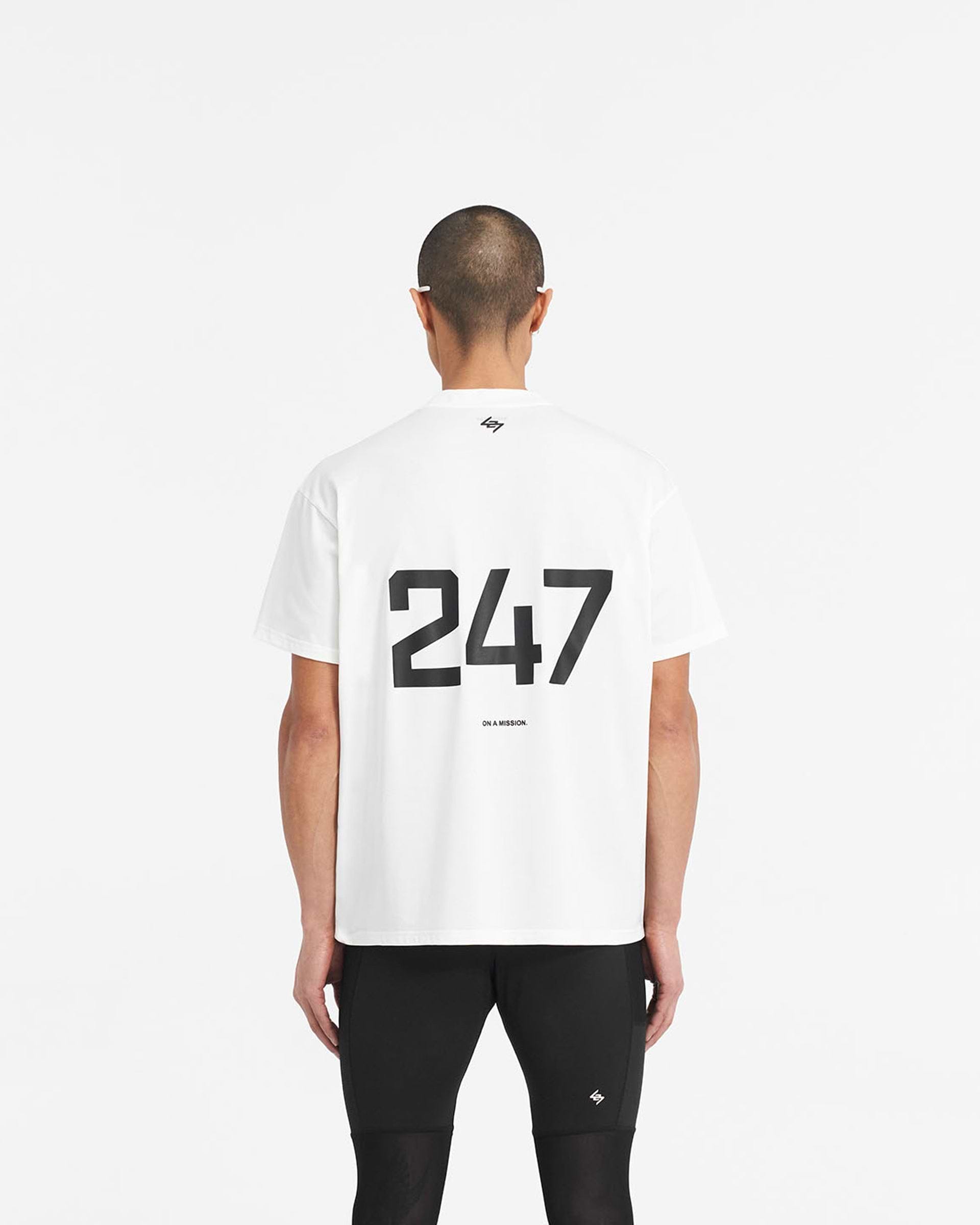 247_Oversized_T-Shirt_-_Flat_White_04.jpg