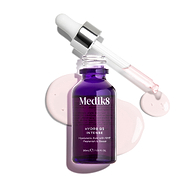 Medik8 Hydr8 B5 Intense Glas-Tropfflasche in tiefem Lila, mit offener Pipette über hellrosa Serumtropfen auf weißem Hintergrund. Text hebt die Formel hervor: Hyaluronsäure mit NMF (Natural Moisturising Factors) zum Auffüllen & Boost in 30 mL Größe